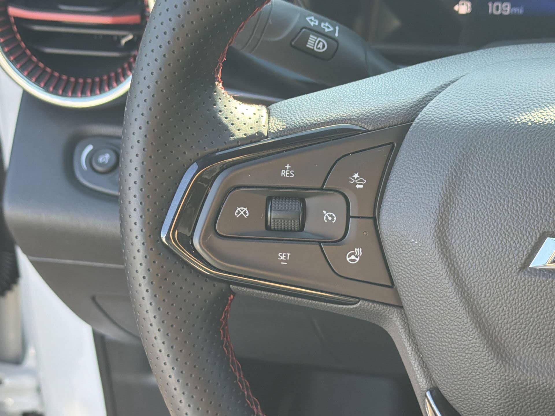 2025 Chevrolet Trax RS - Photo 22