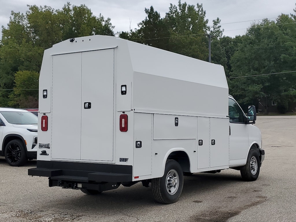 New 2026 Chevrolet Express Cutaway 3500 1WT Cutaway Van