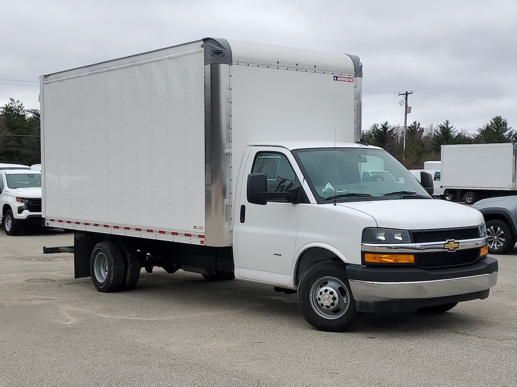 New 2026 Chevrolet Express Cutaway 3500 1WT Cutaway Van