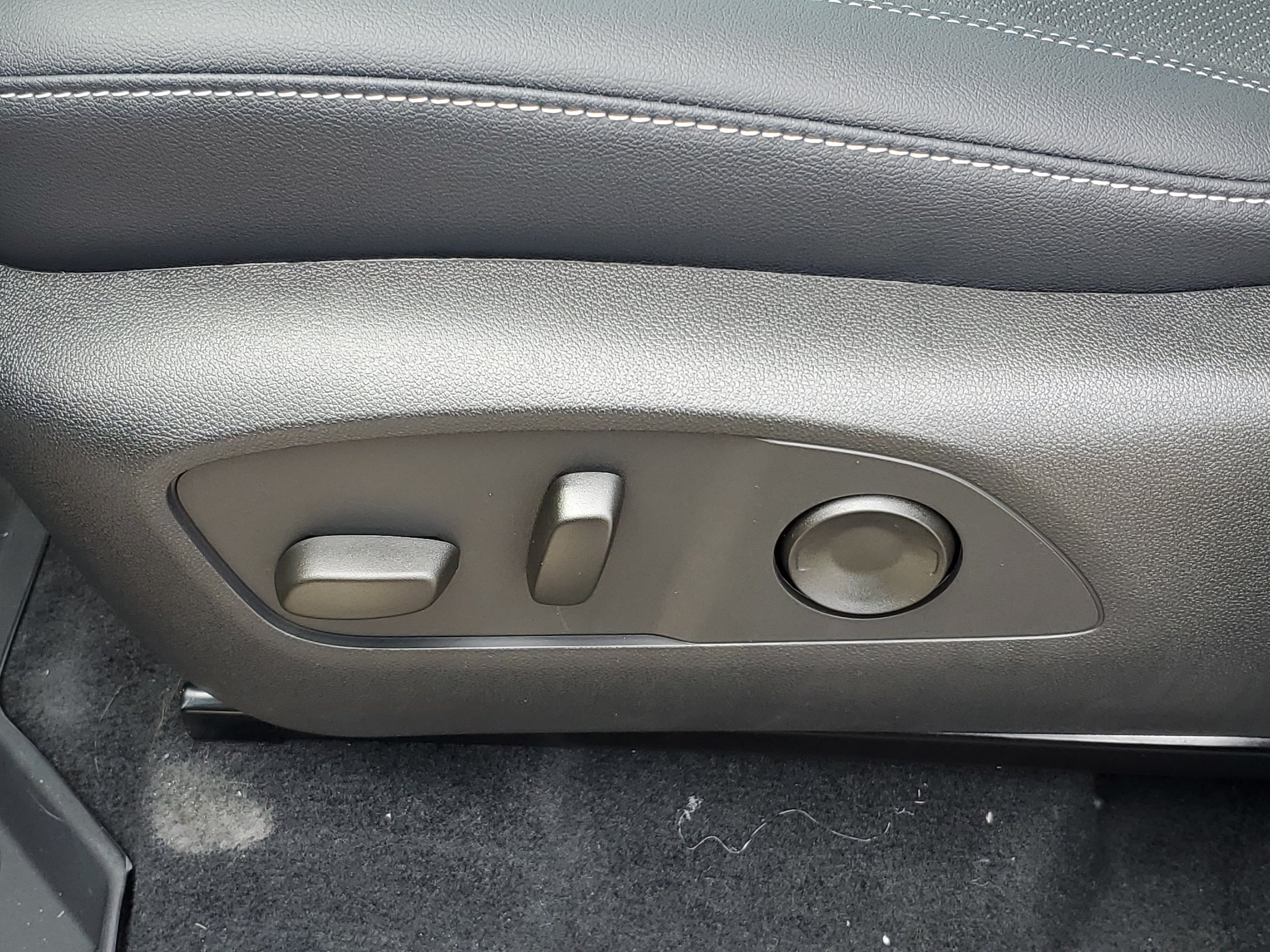 2027 Chevrolet Traverse LT - Photo 5