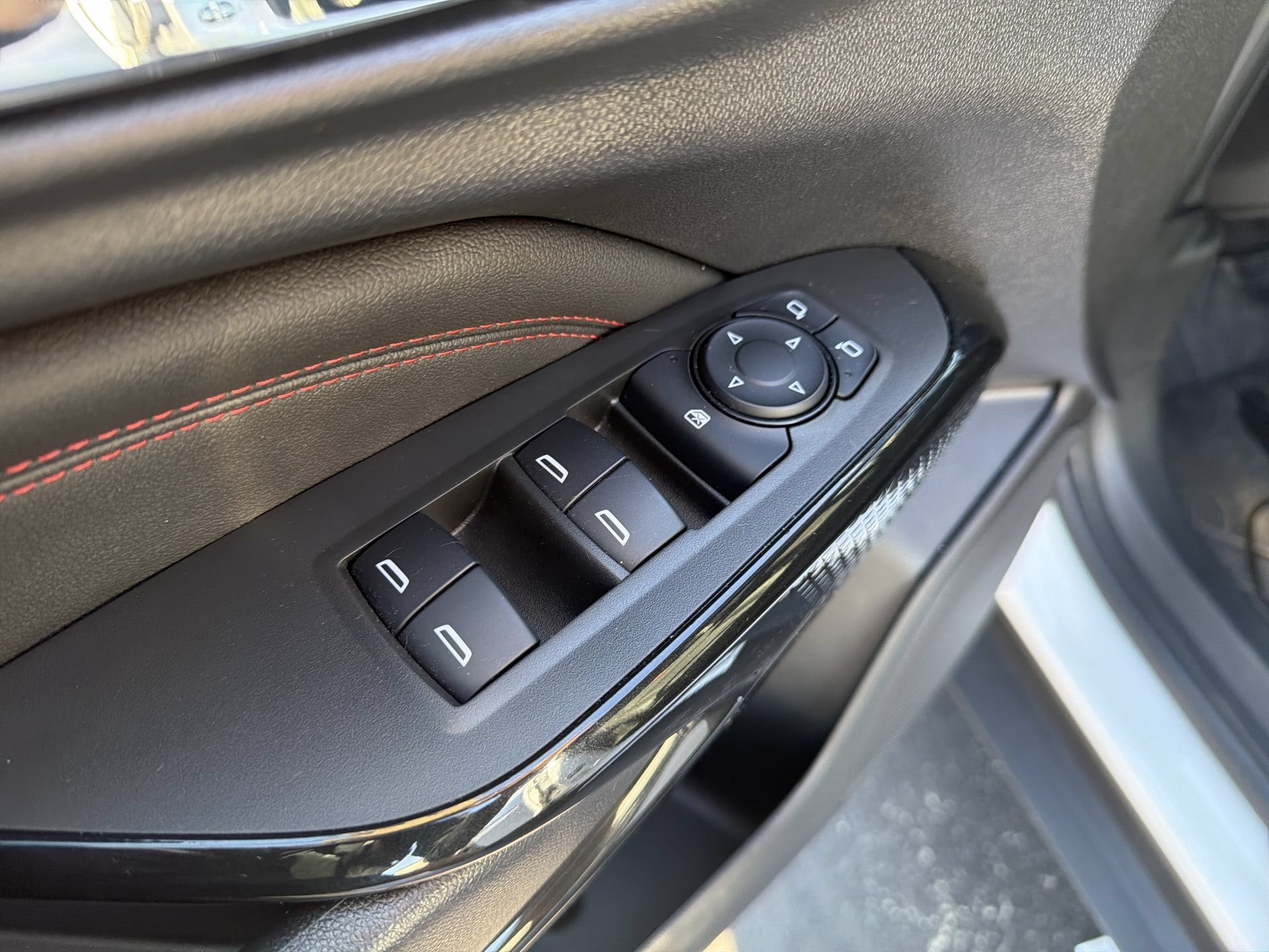 2025 Chevrolet Trax RS - Photo 13