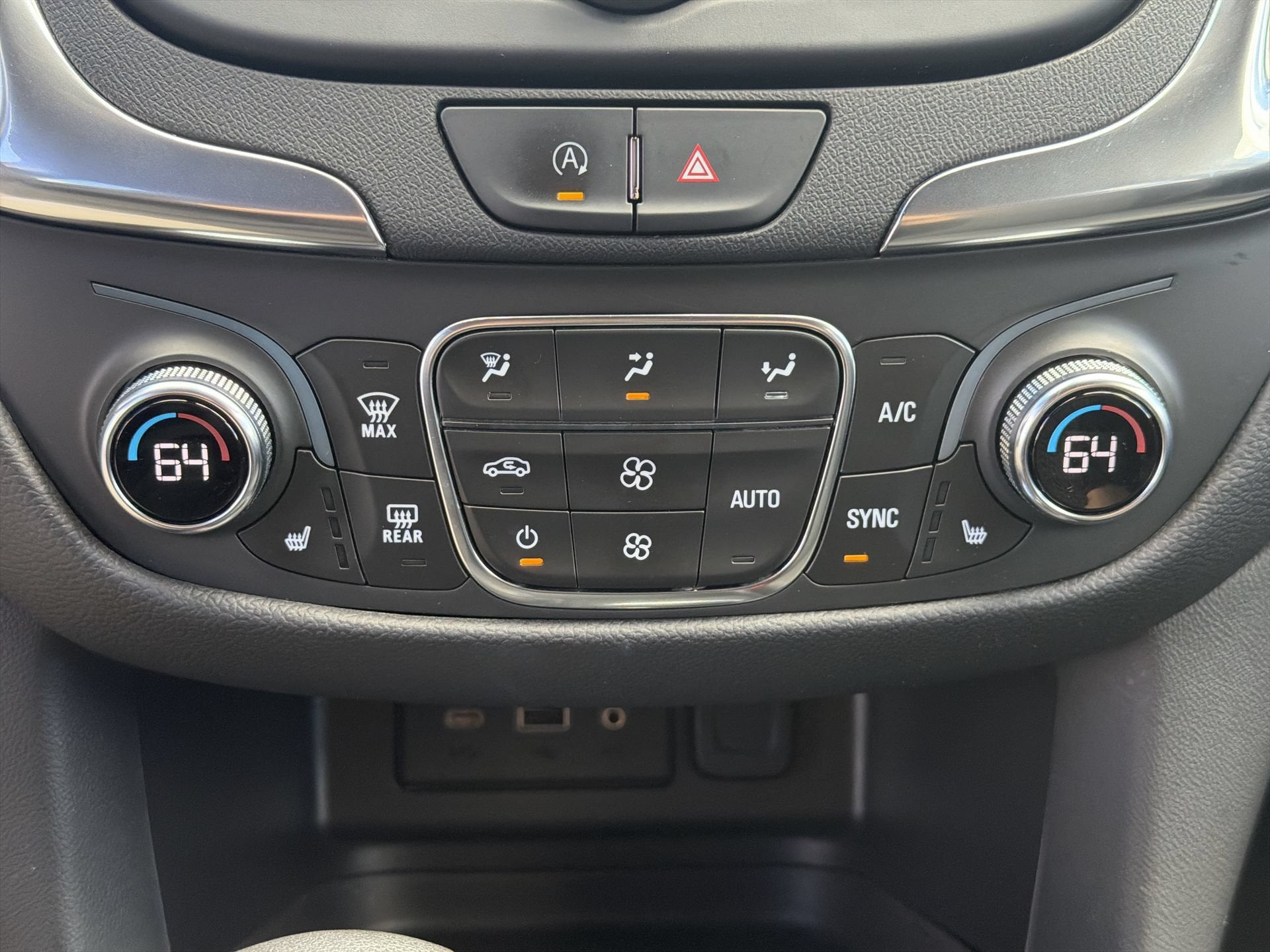 2022 Chevrolet Equinox LT - Photo 26