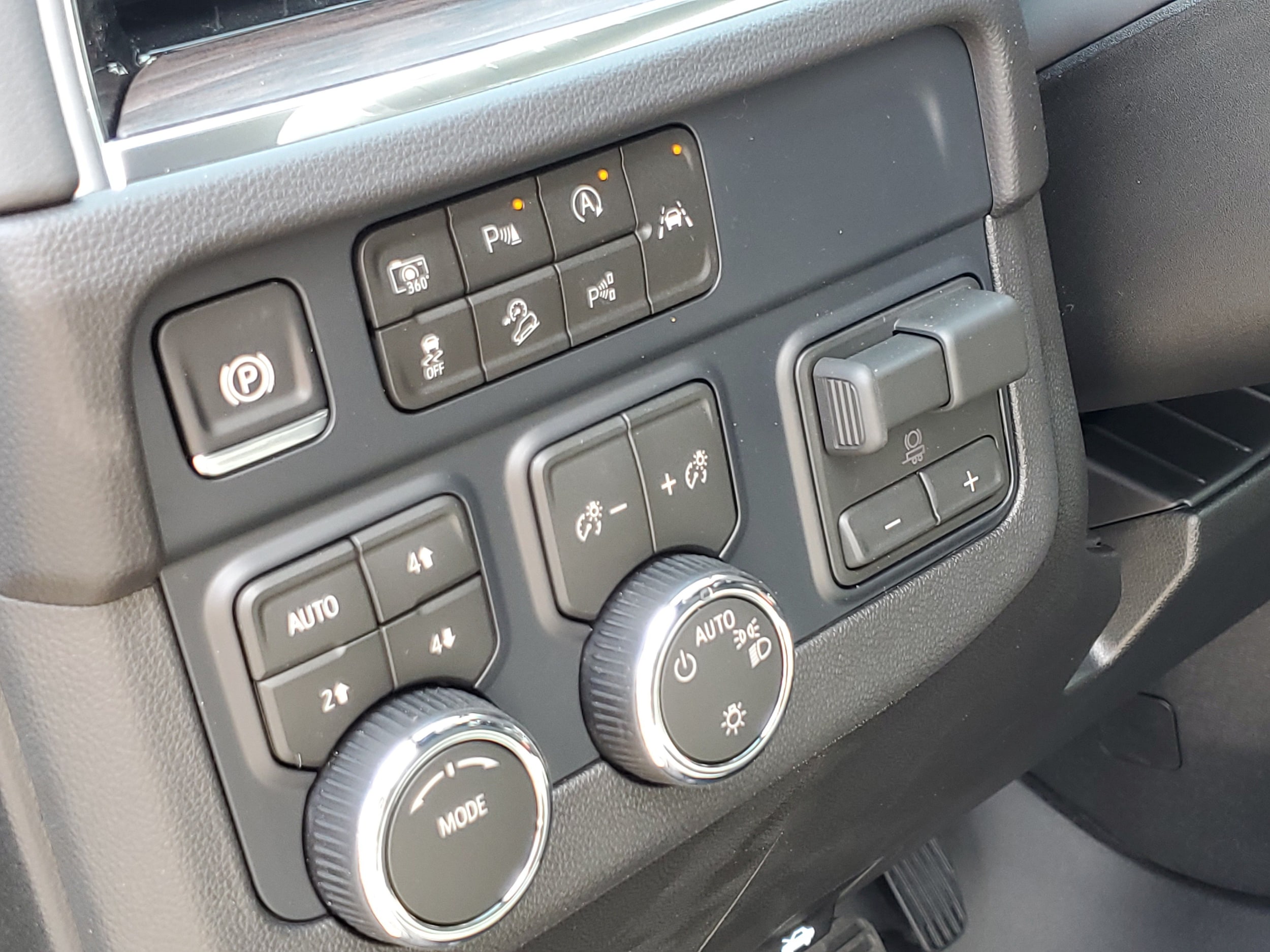 2026 Chevrolet Tahoe LS - Photo 8