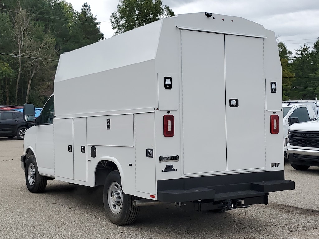 New 2026 Chevrolet Express Cutaway 3500 1WT Cutaway Van