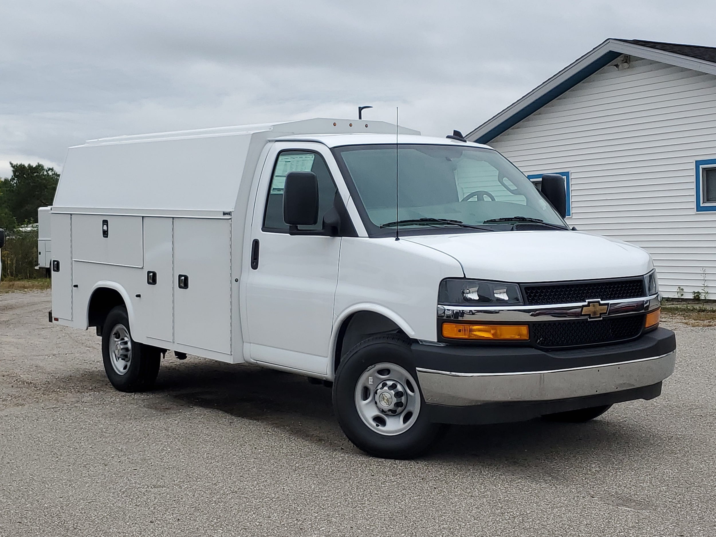 2026 Chevrolet Express Cutaway Base