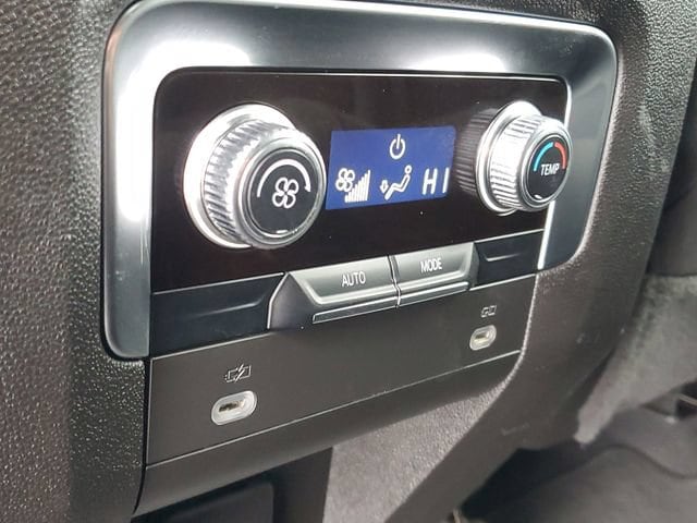 2024 GMC Yukon SLE - Photo 24