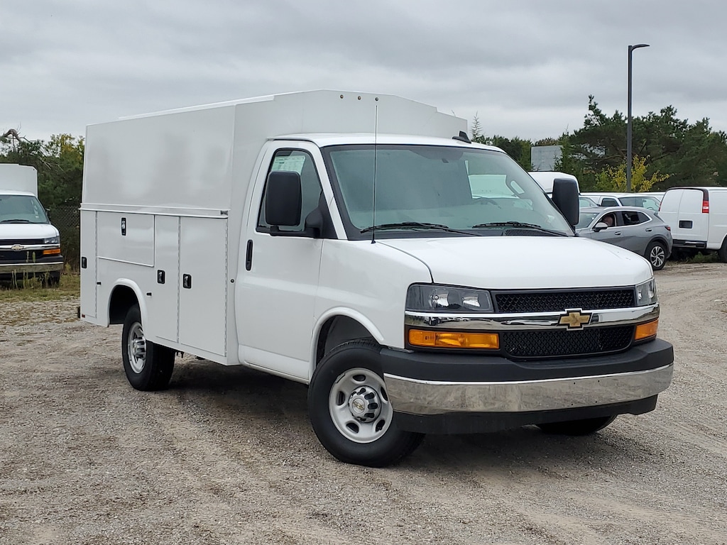 New 2026 Chevrolet Express Cutaway 3500 1WT Cutaway Van