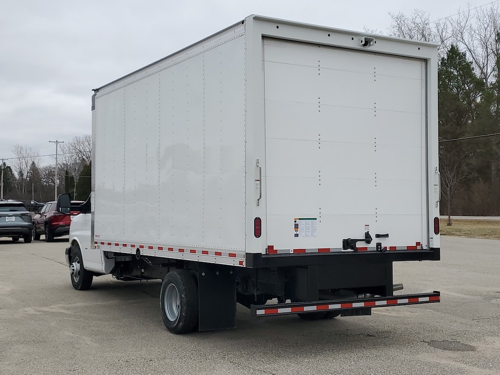 New 2026 Chevrolet Express Cutaway 3500 1WT Cutaway Van