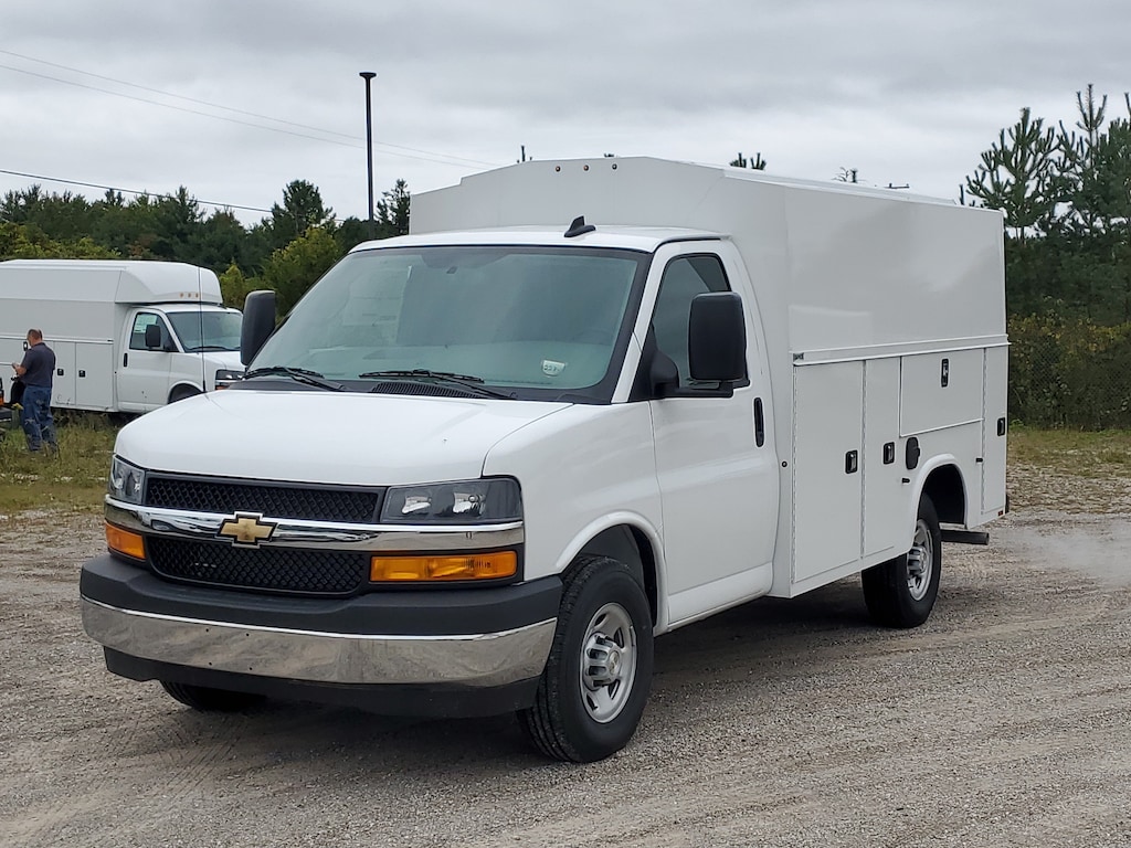 New 2026 Chevrolet Express Cutaway 3500 1WT Cutaway Van