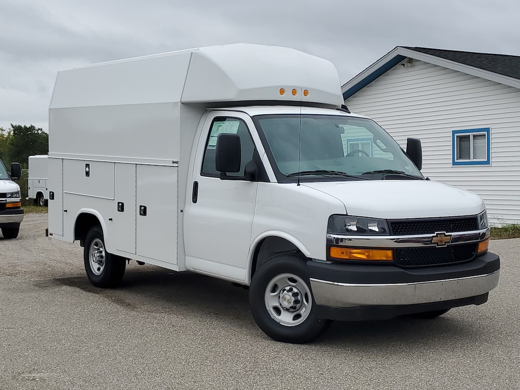 New 2026 Chevrolet Express Cutaway 3500 1WT Cutaway Van