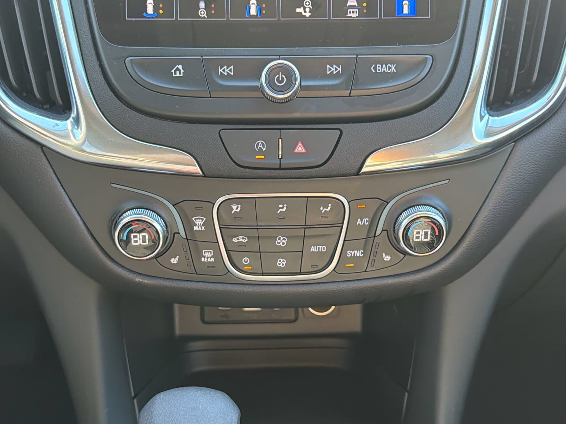 2024 Chevrolet Equinox LT - Photo 28