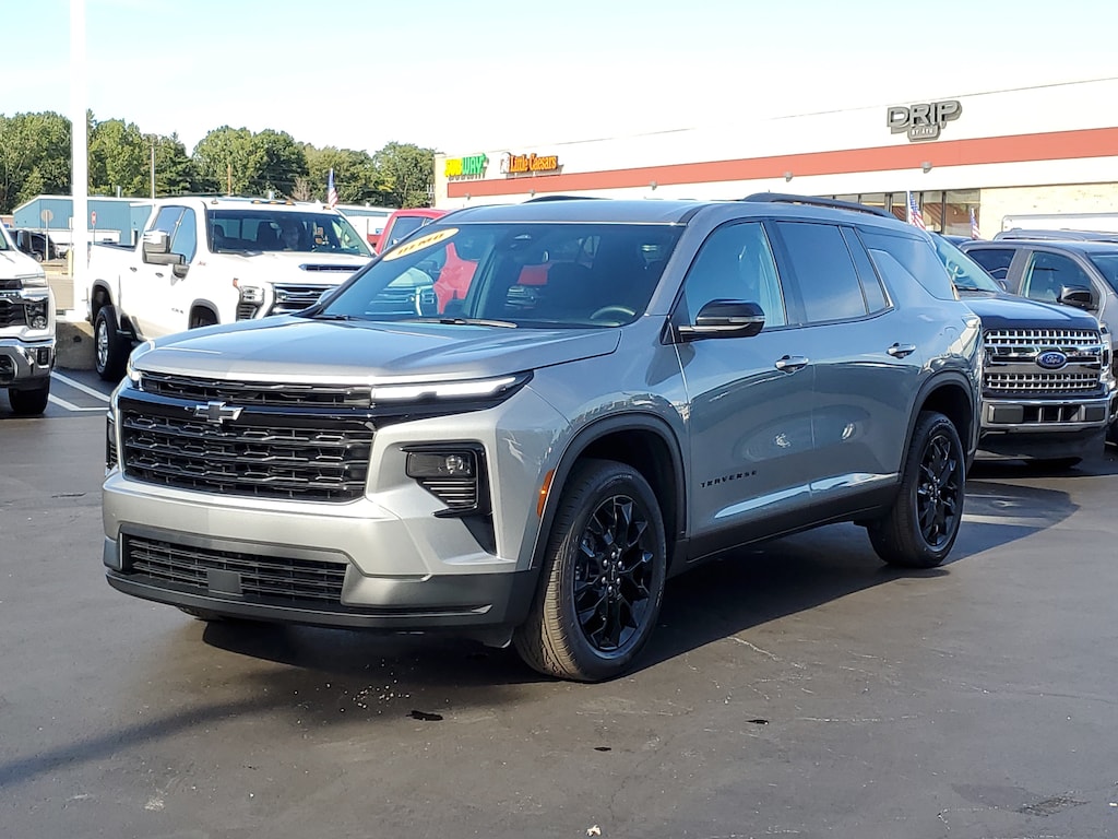 Used 2026 Chevrolet Traverse LT SUV