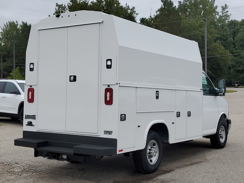 New 2026 Chevrolet Express Cutaway 3500 1WT Cutaway Van