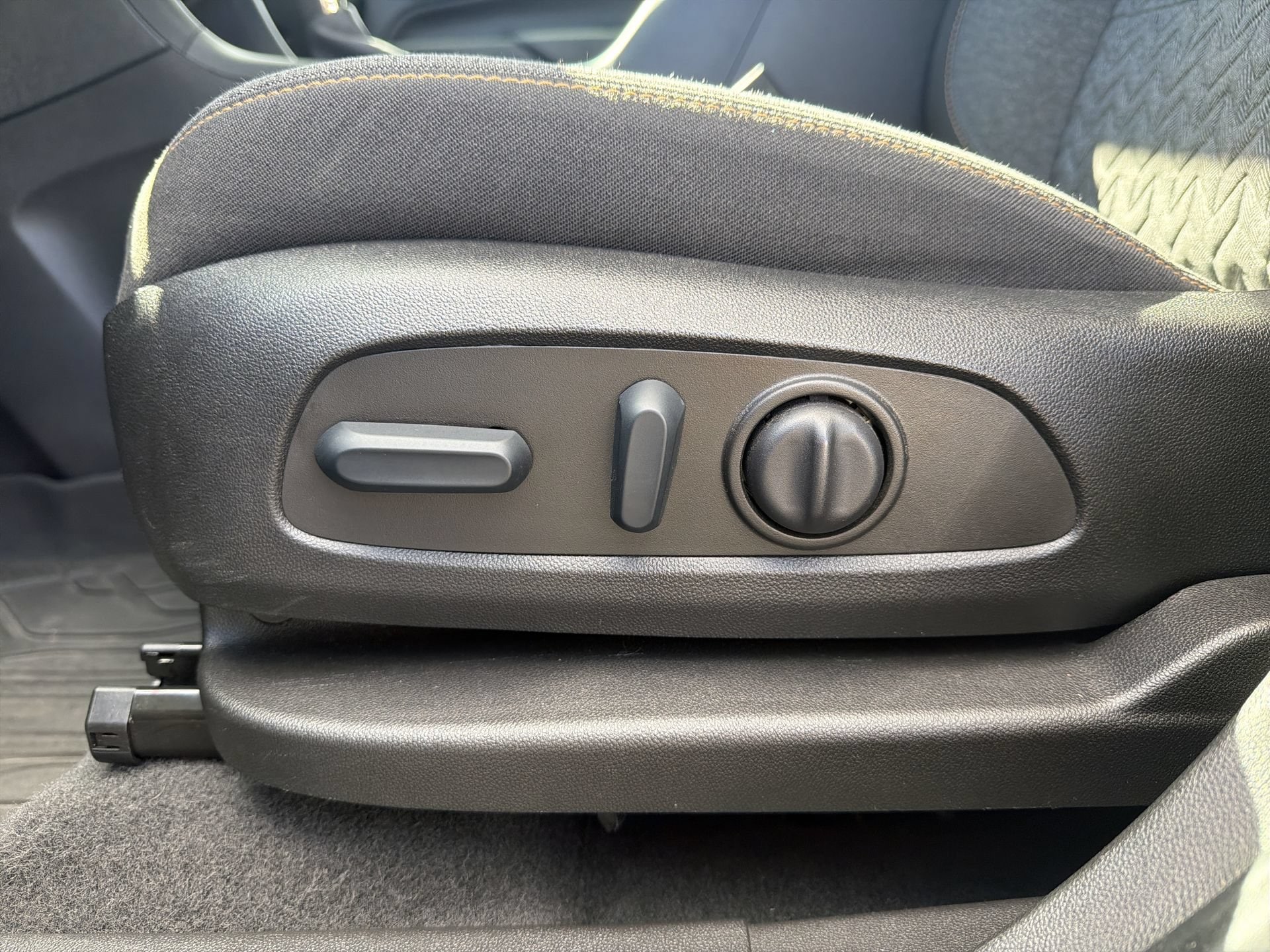 2022 Chevrolet Equinox LT - Photo 18