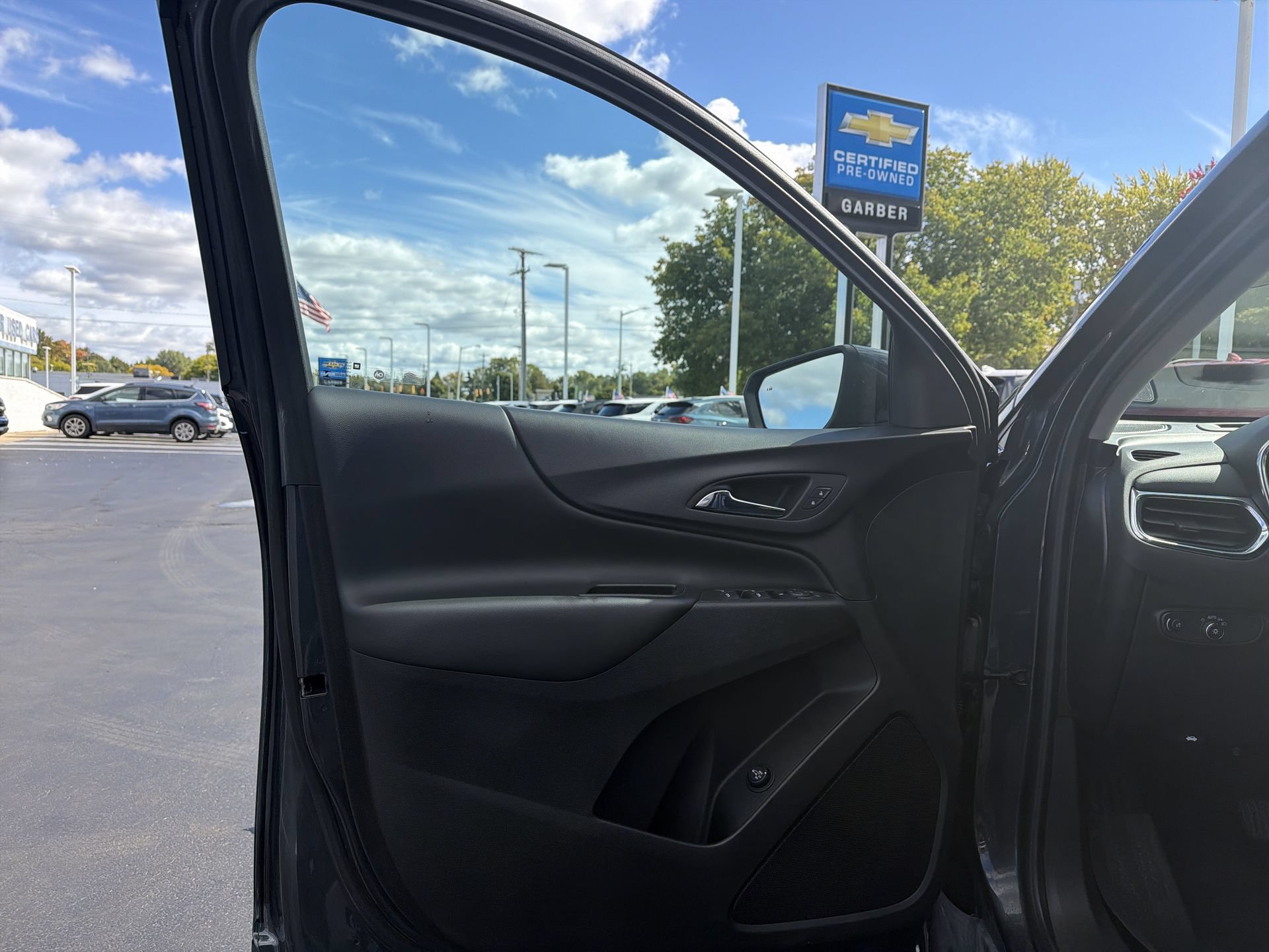 2022 Chevrolet Equinox LT - Photo 11