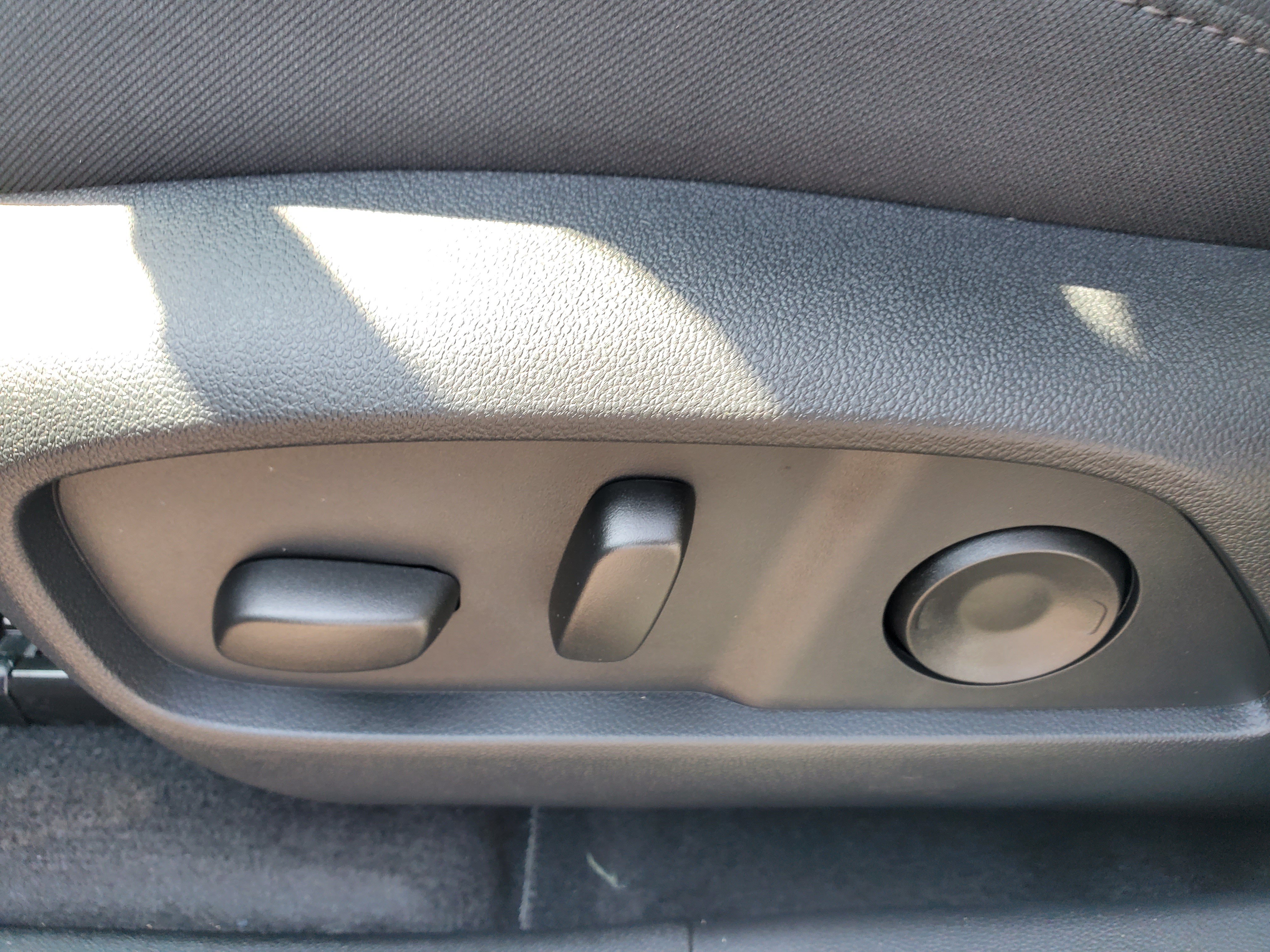 2027 Chevrolet Equinox LT - Photo 6