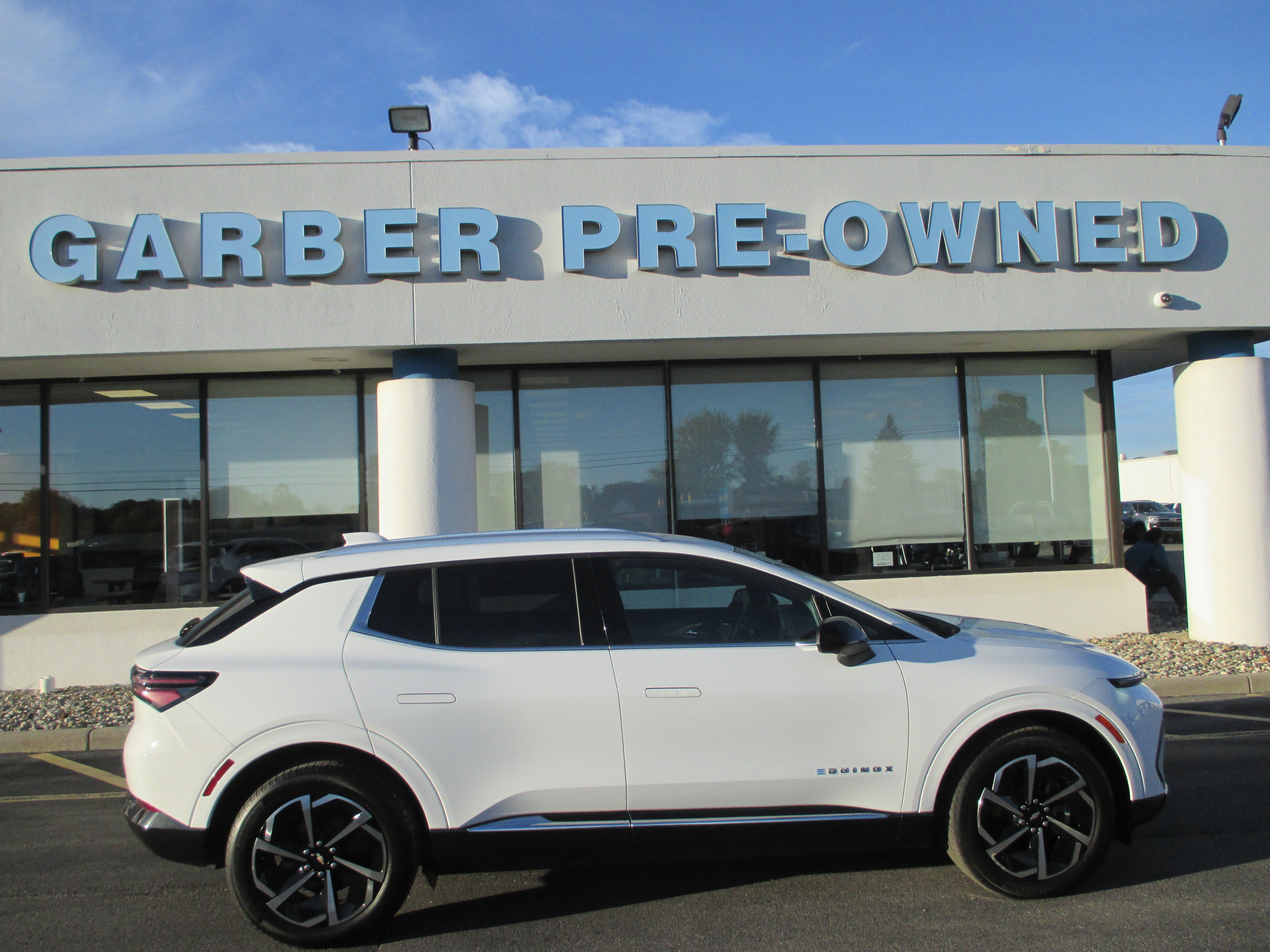 Used 2024 Chevrolet Equinox EV LT with VIN 3GN7DLRR3RS292911 for sale in Saginaw, MI