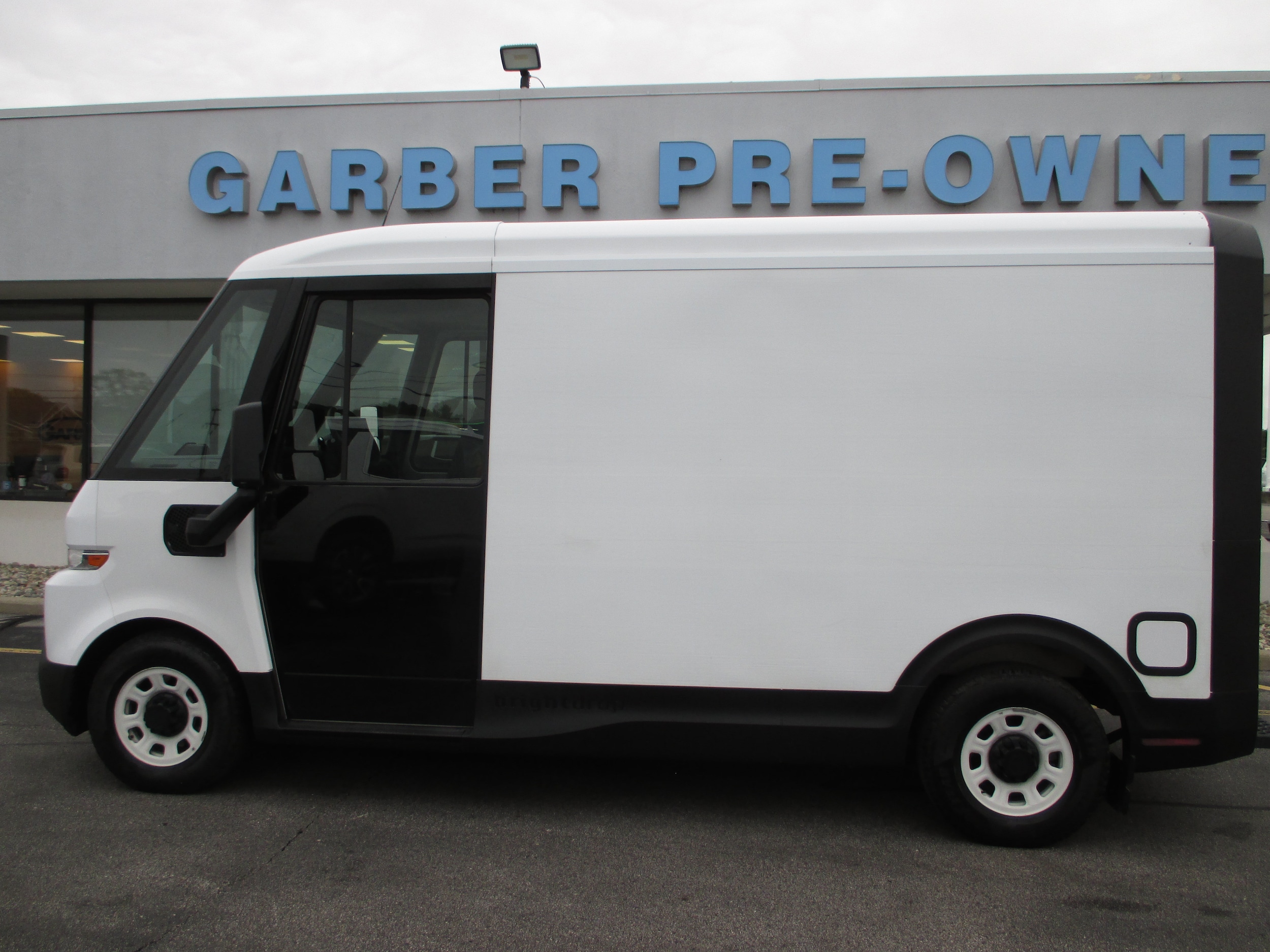 Used 2024 Chevrolet BrightDrop Zevo 400 with VIN 2G5ZJ2TY3R9102680 for sale in Saginaw, MI