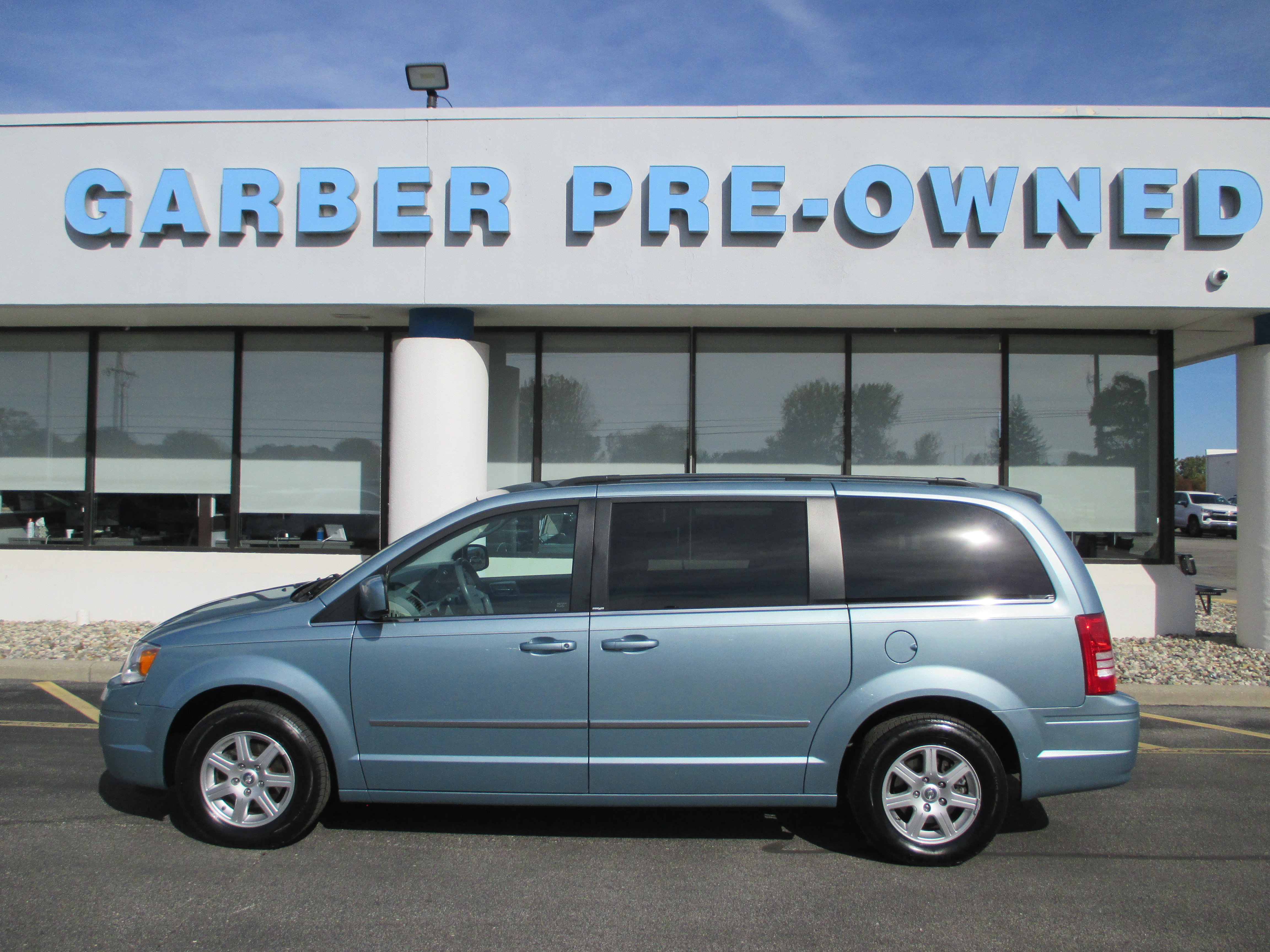Used 2010 Chrysler Town & Country Touring with VIN 2A4RR5D14AR198130 for sale in Saginaw, MI