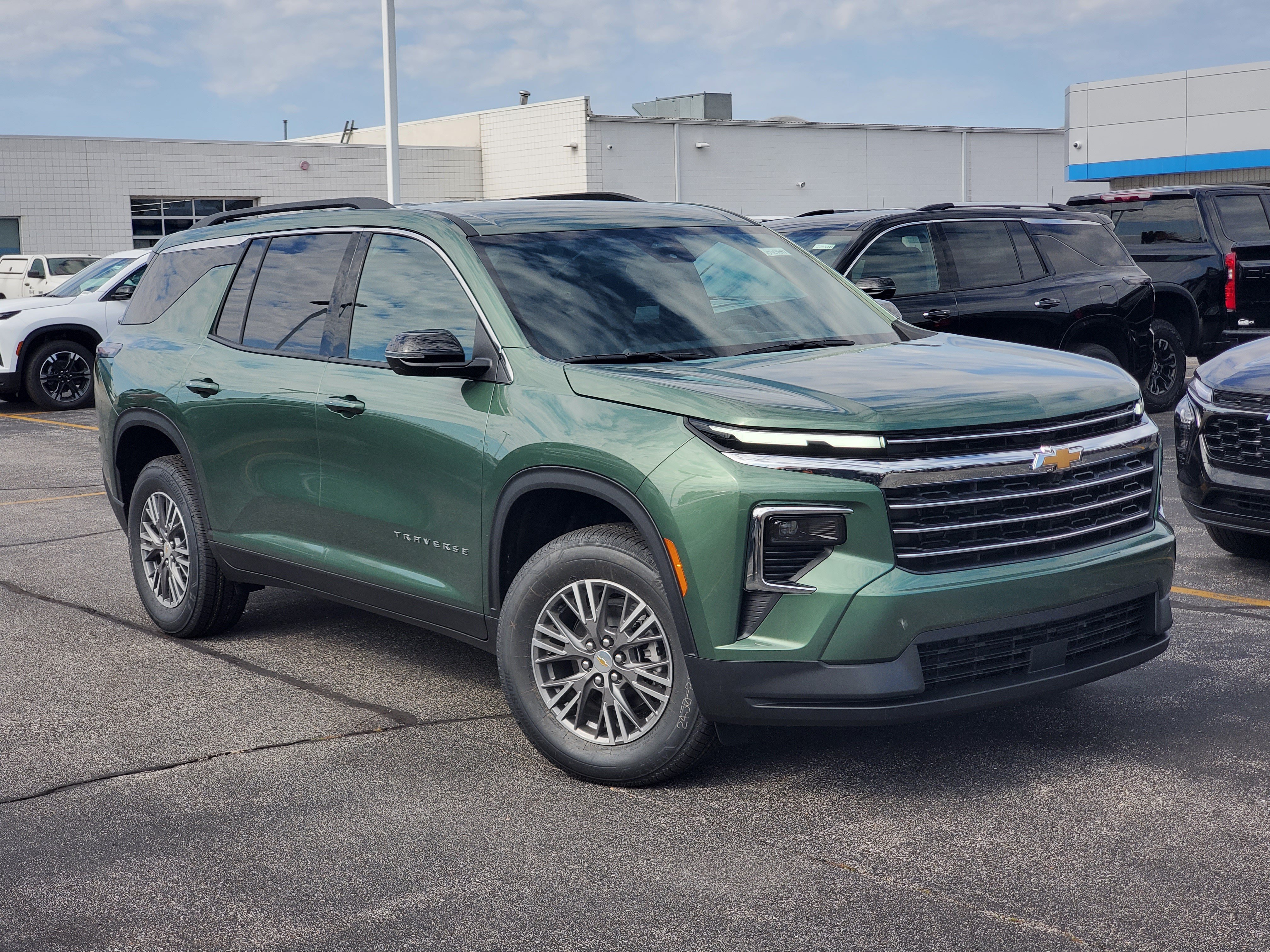 2027 Chevrolet Traverse LT SUV