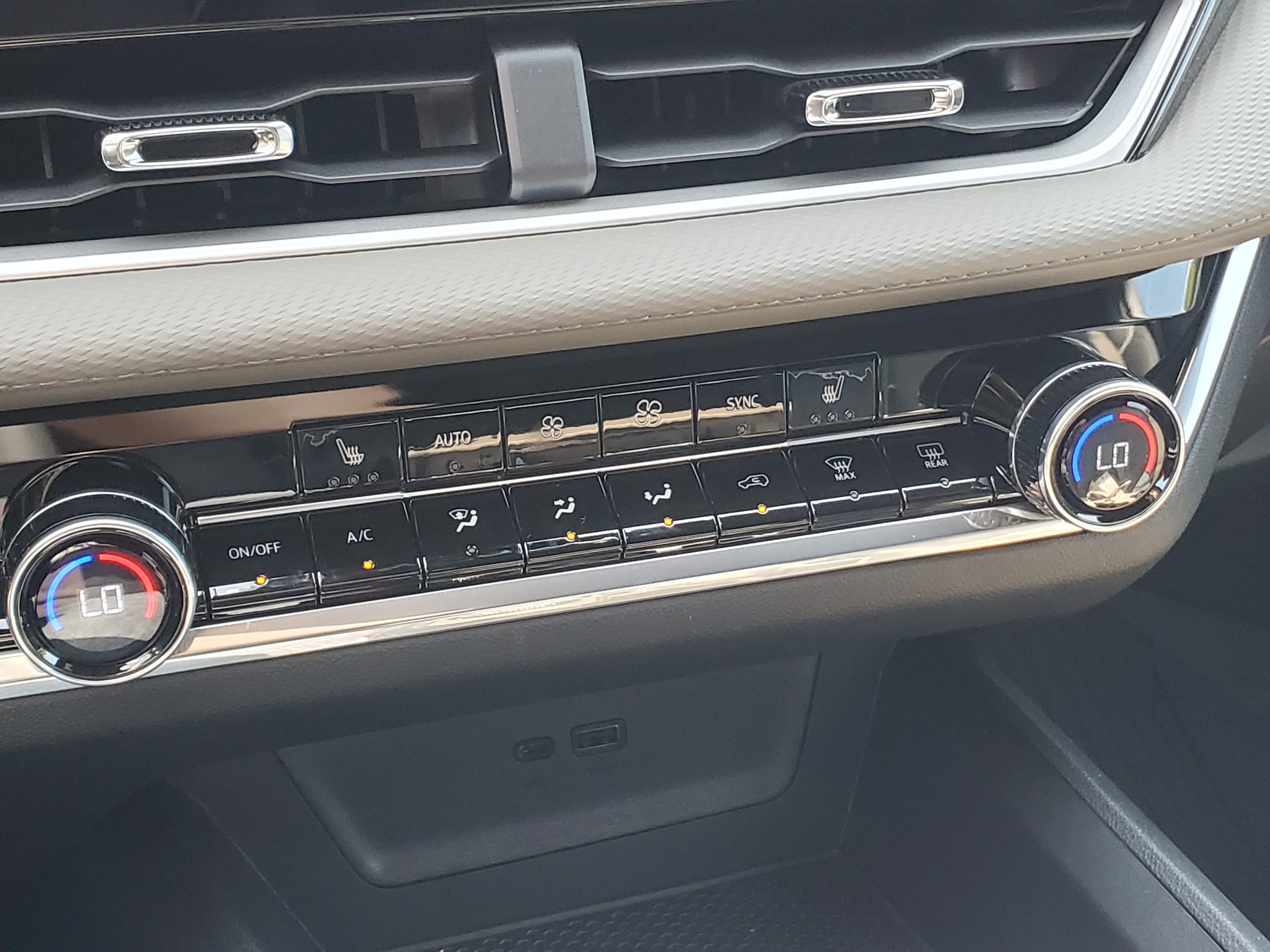 2027 Chevrolet Equinox LT - Photo 17