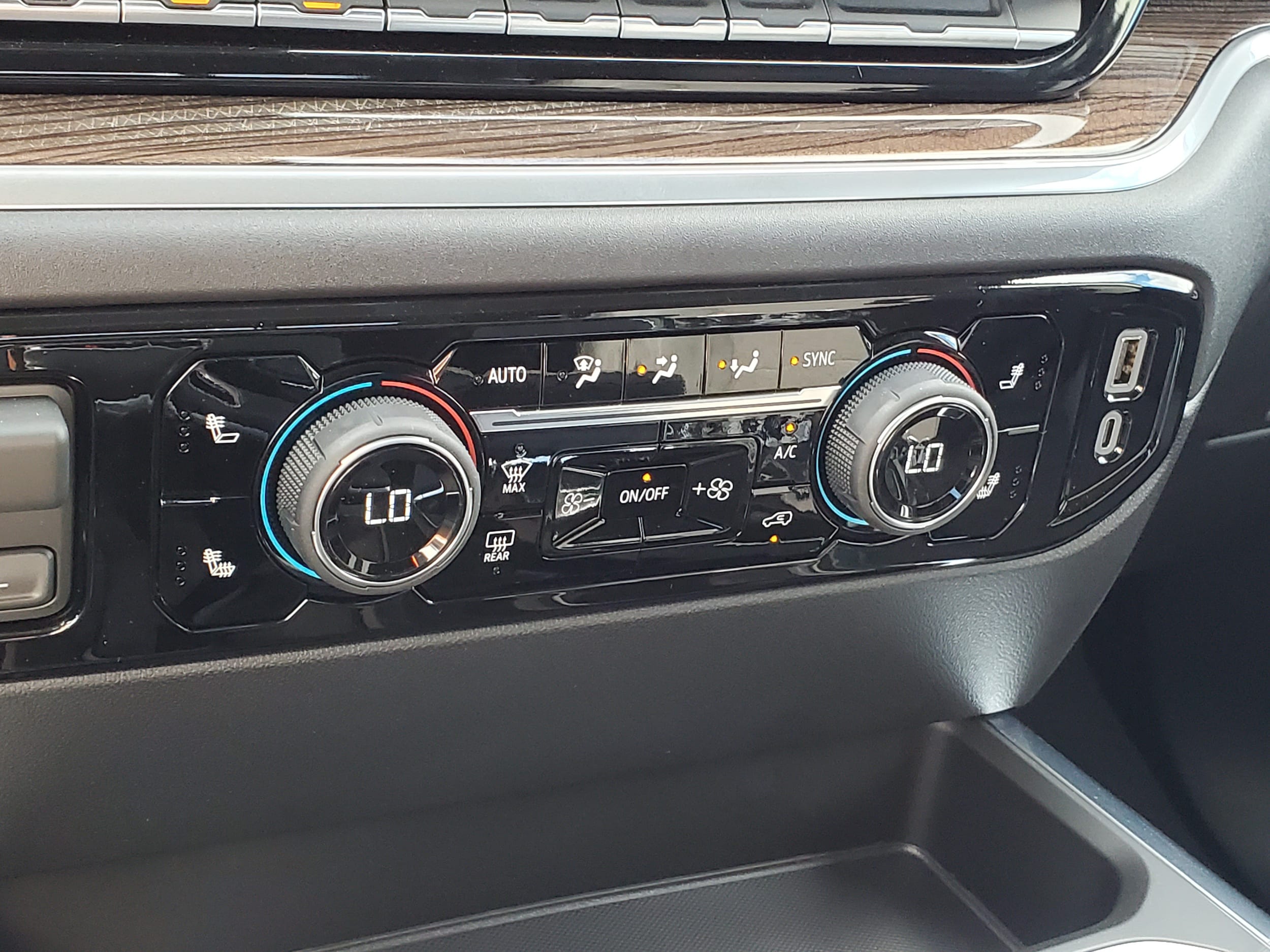 2026 Chevrolet Silverado 1500 LT - Photo 18