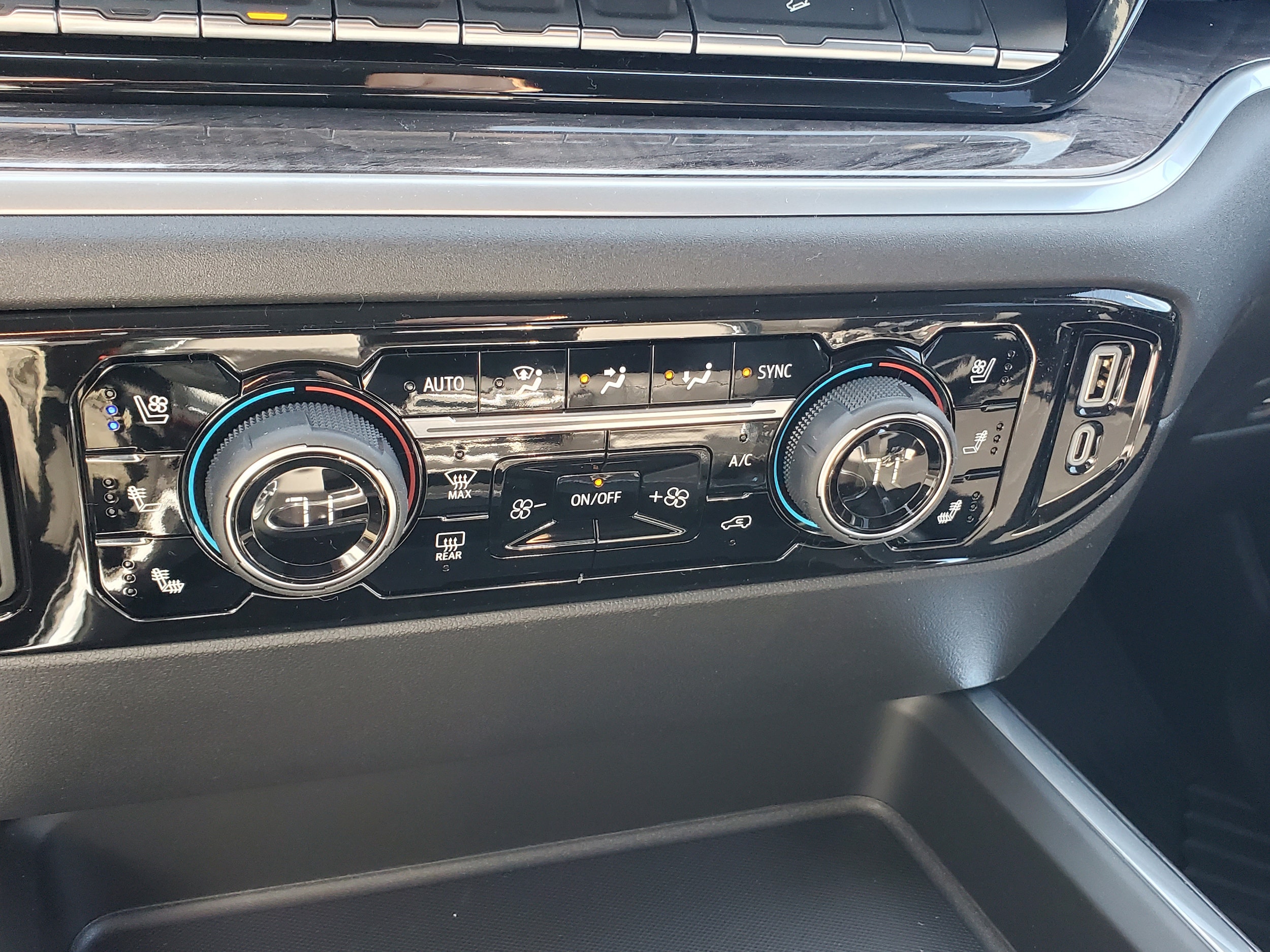 2026 Chevrolet Silverado 2500 HD LTZ - Photo 26