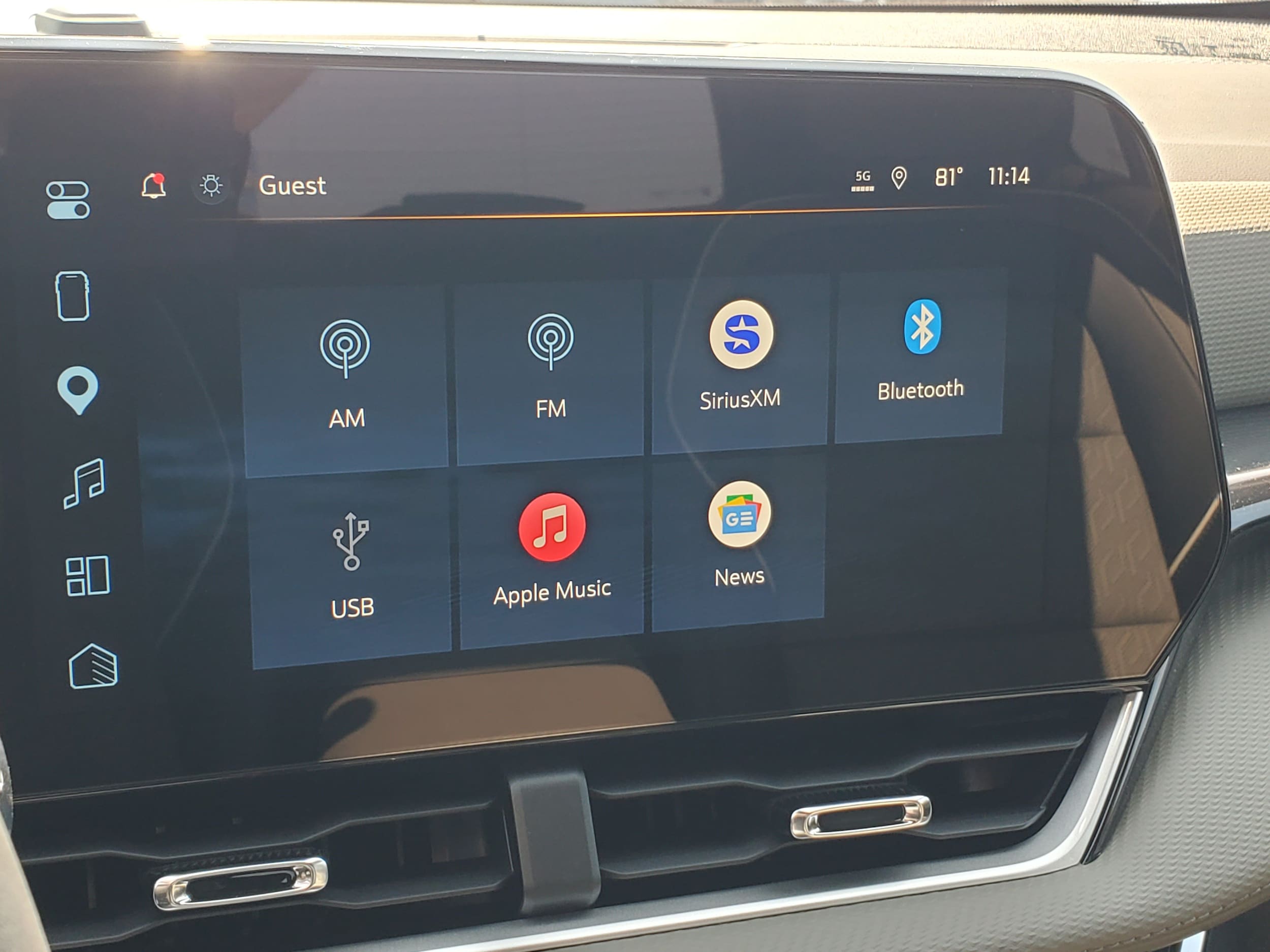 2027 Chevrolet Equinox LT - Photo 15