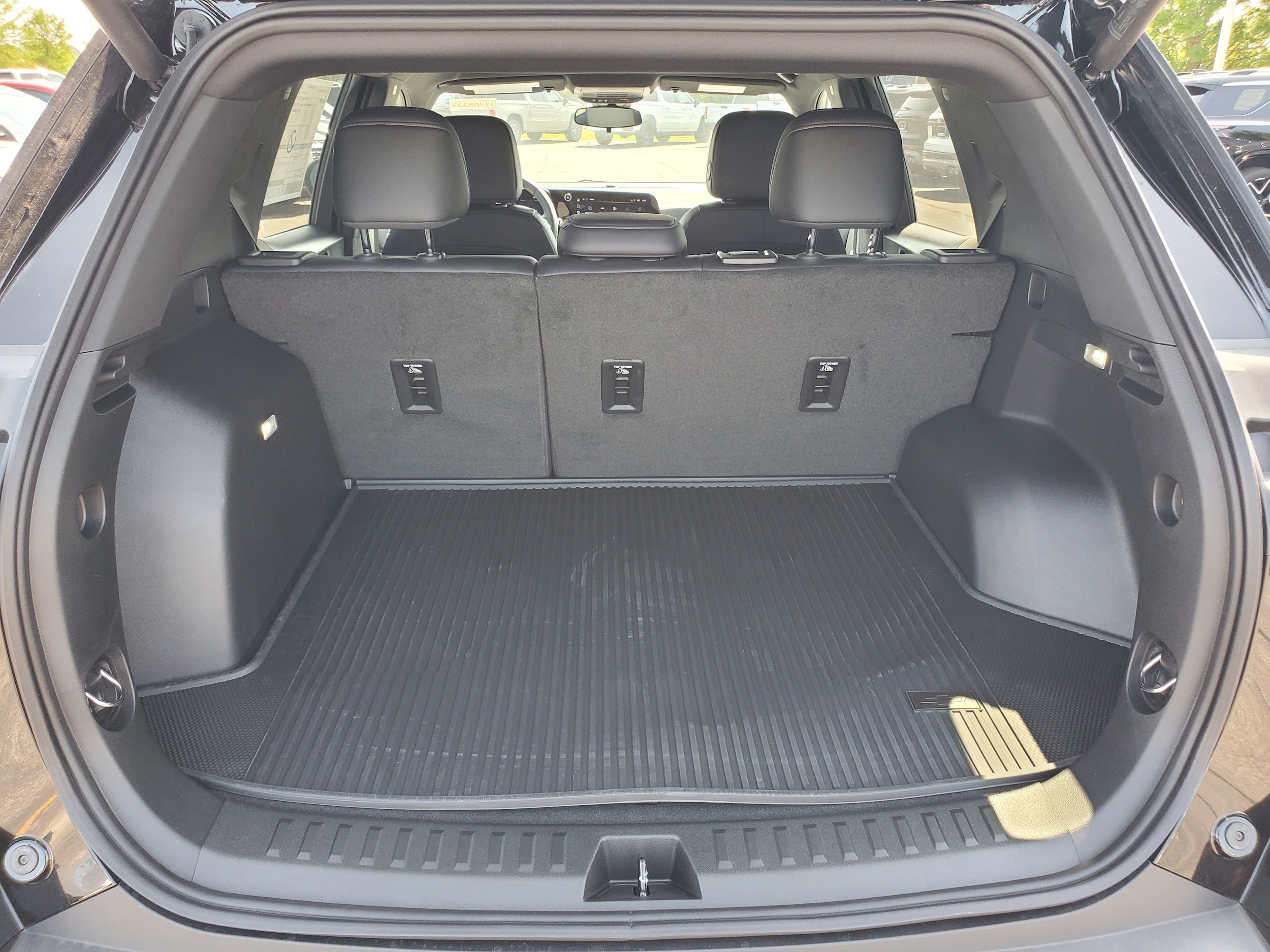 2027 Chevrolet Equinox LT - Photo 27