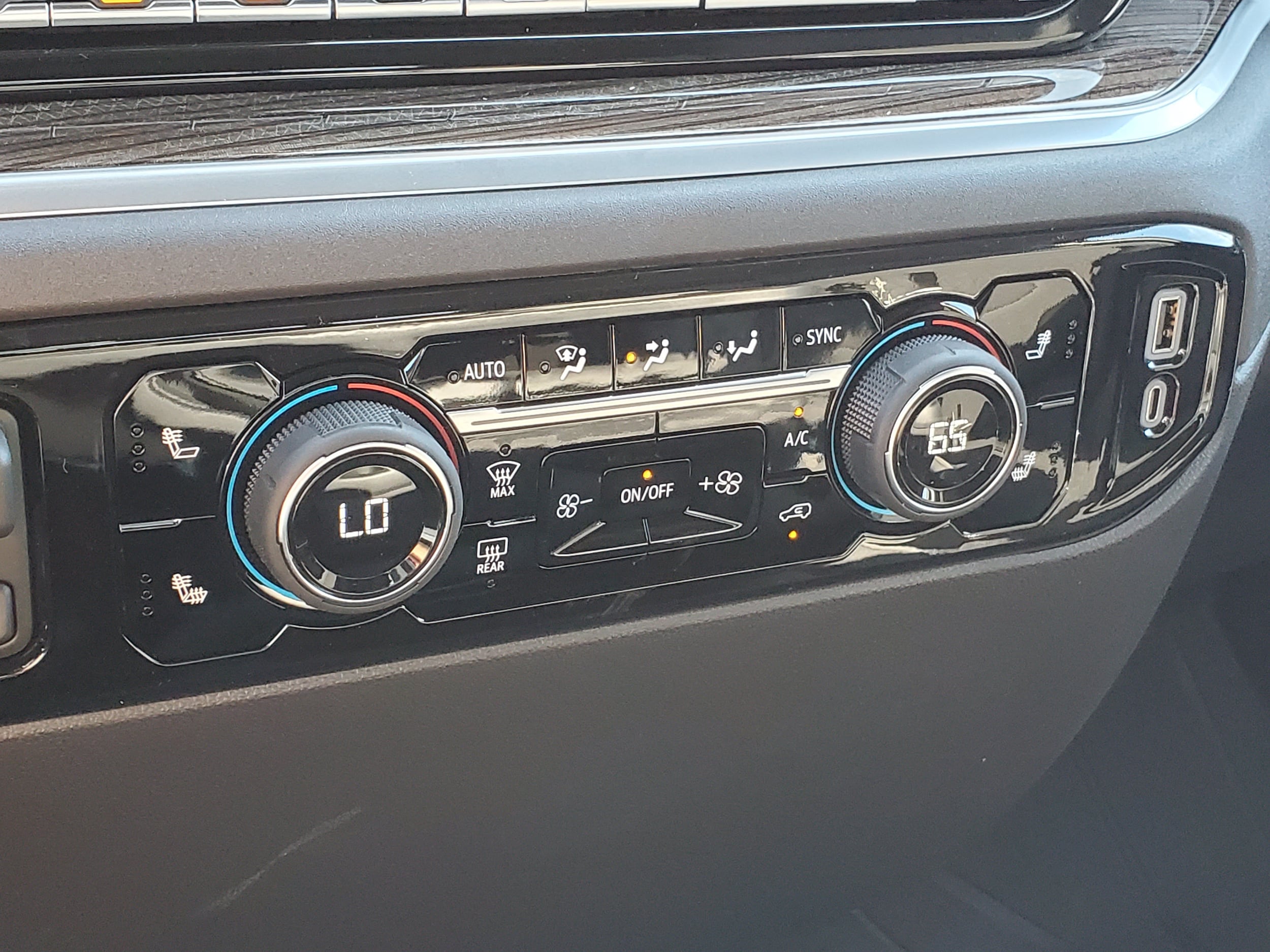 2026 Chevrolet Silverado 1500 LT - Photo 18