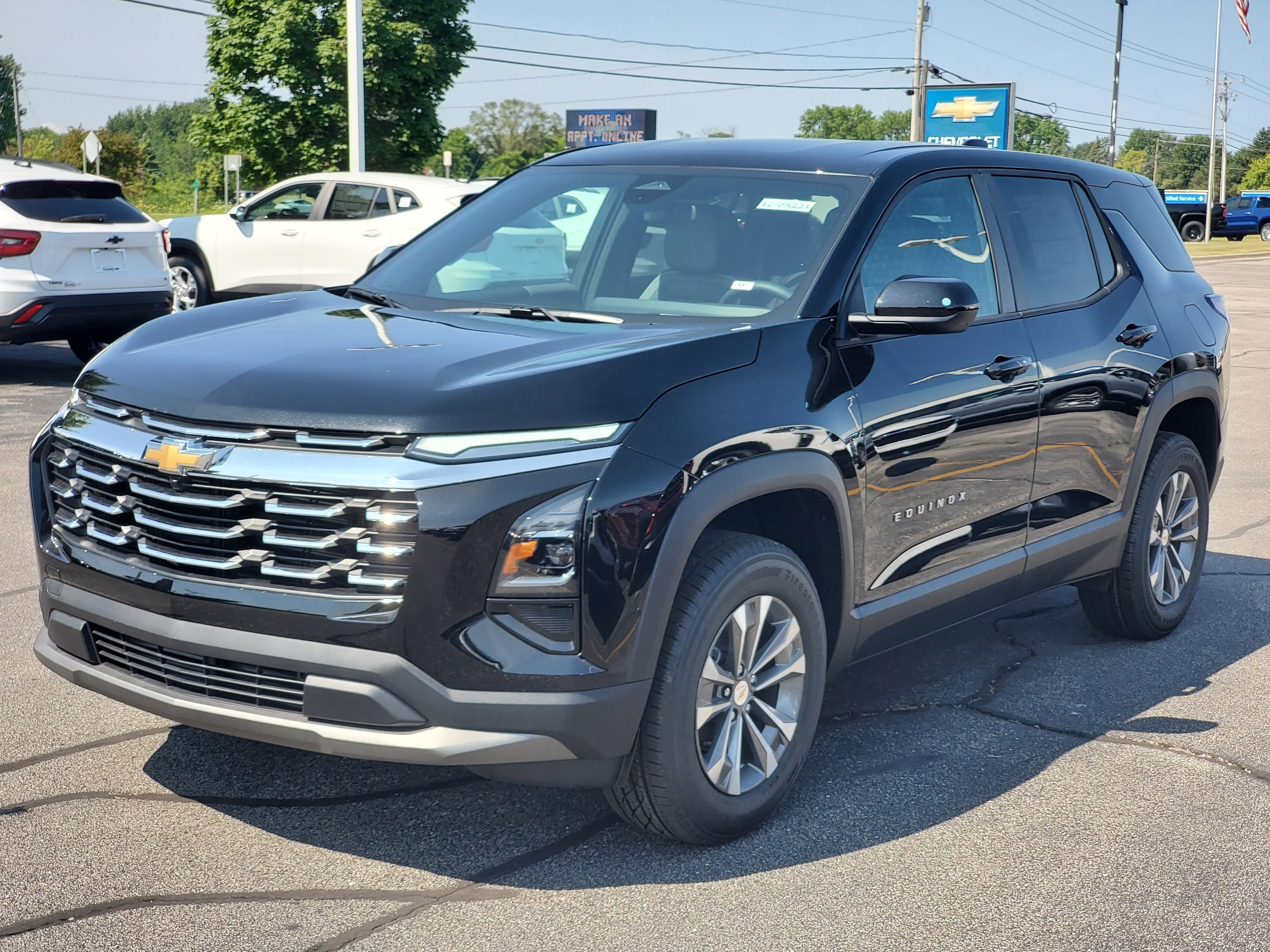 2027 Chevrolet Equinox LT - Photo 4