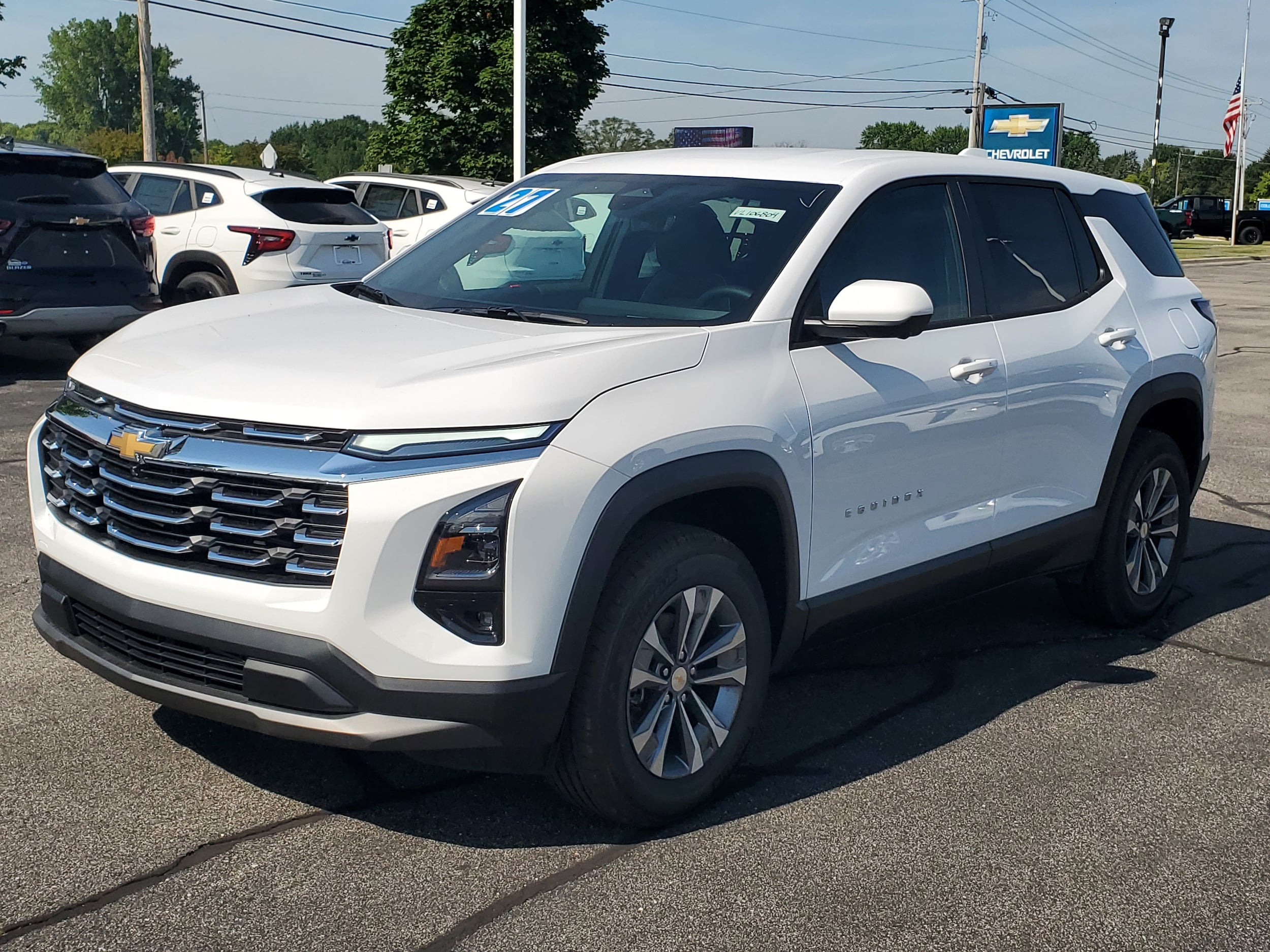 2027 Chevrolet Equinox LT - Photo 4