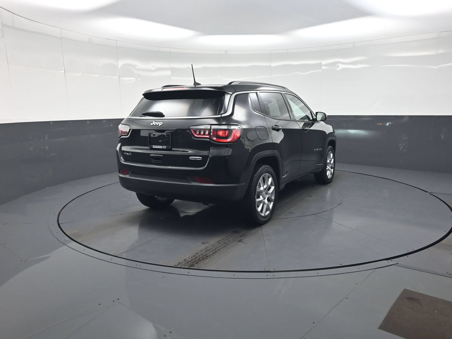 Used 2024 Jeep Compass Latitude Lux FWD SUV