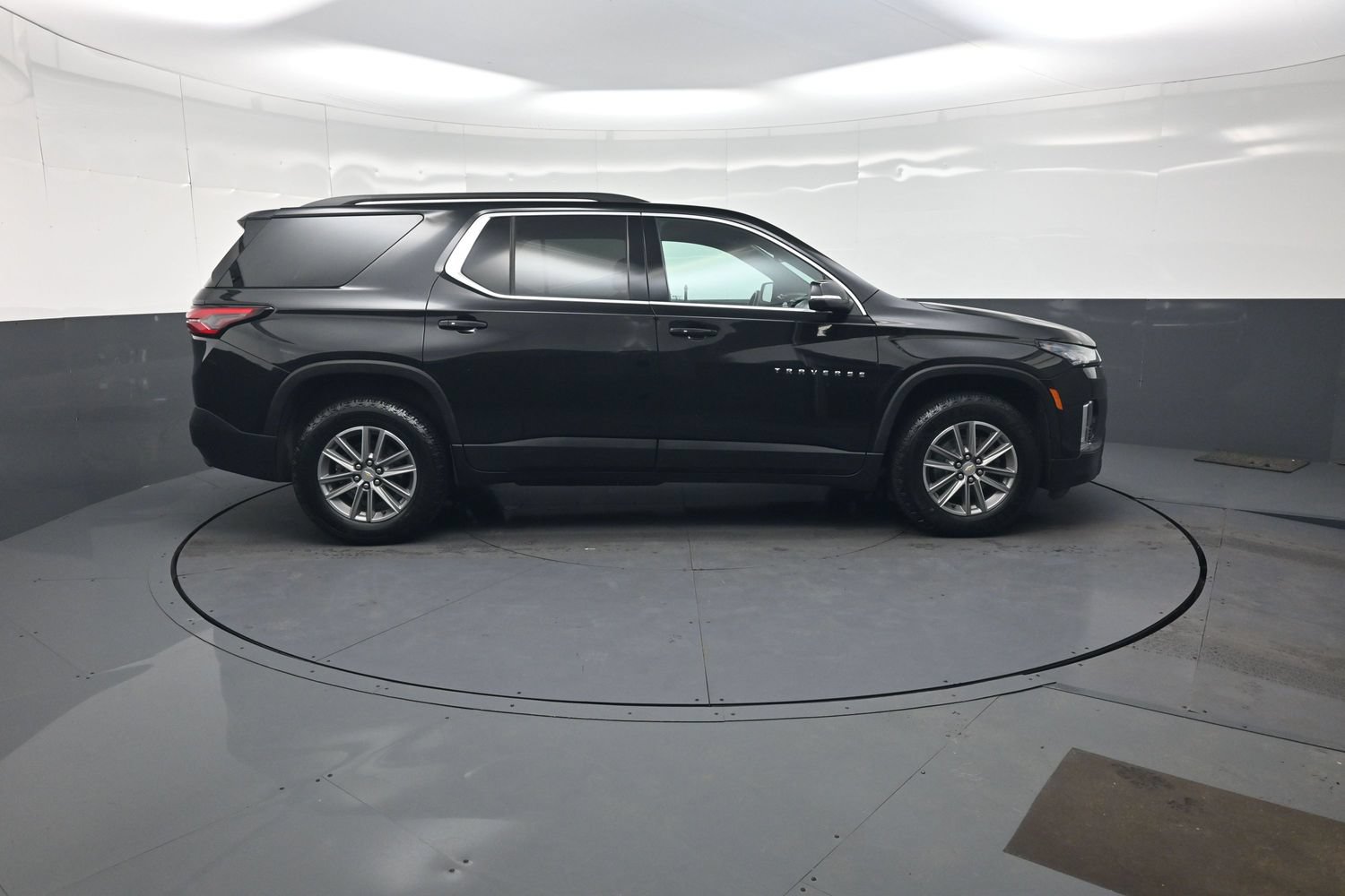 Used 2023 Chevrolet Traverse LT Cloth SUV