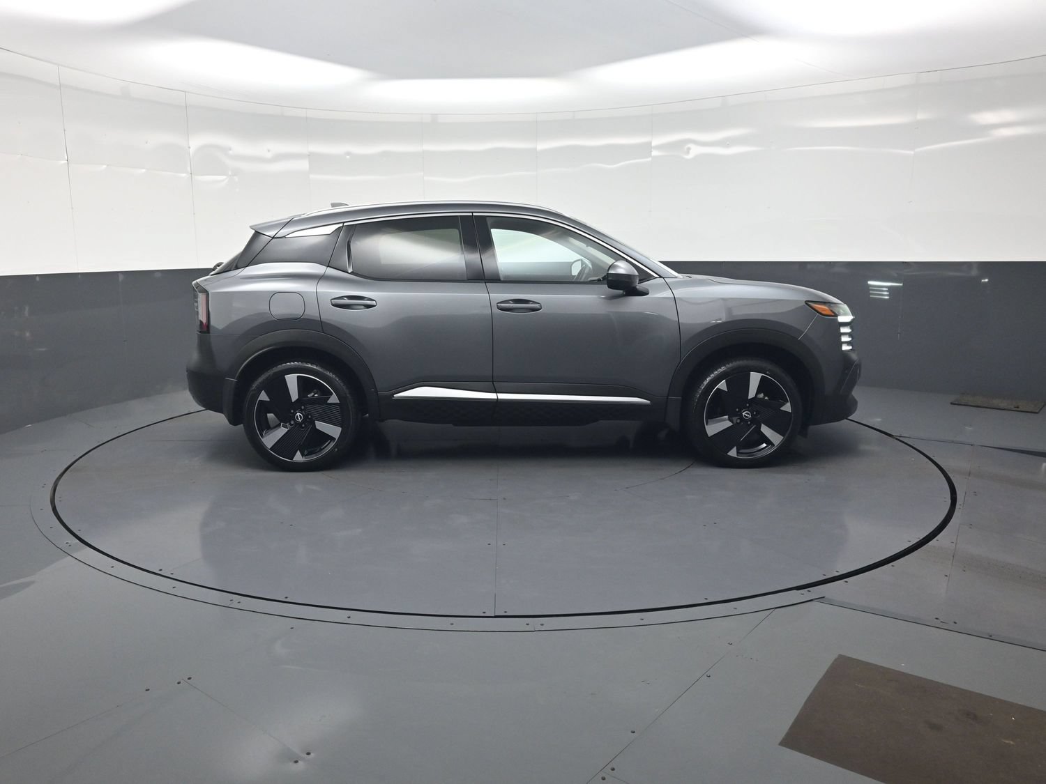 Used 2025 Nissan Kicks SR Intelligent AWD SUV