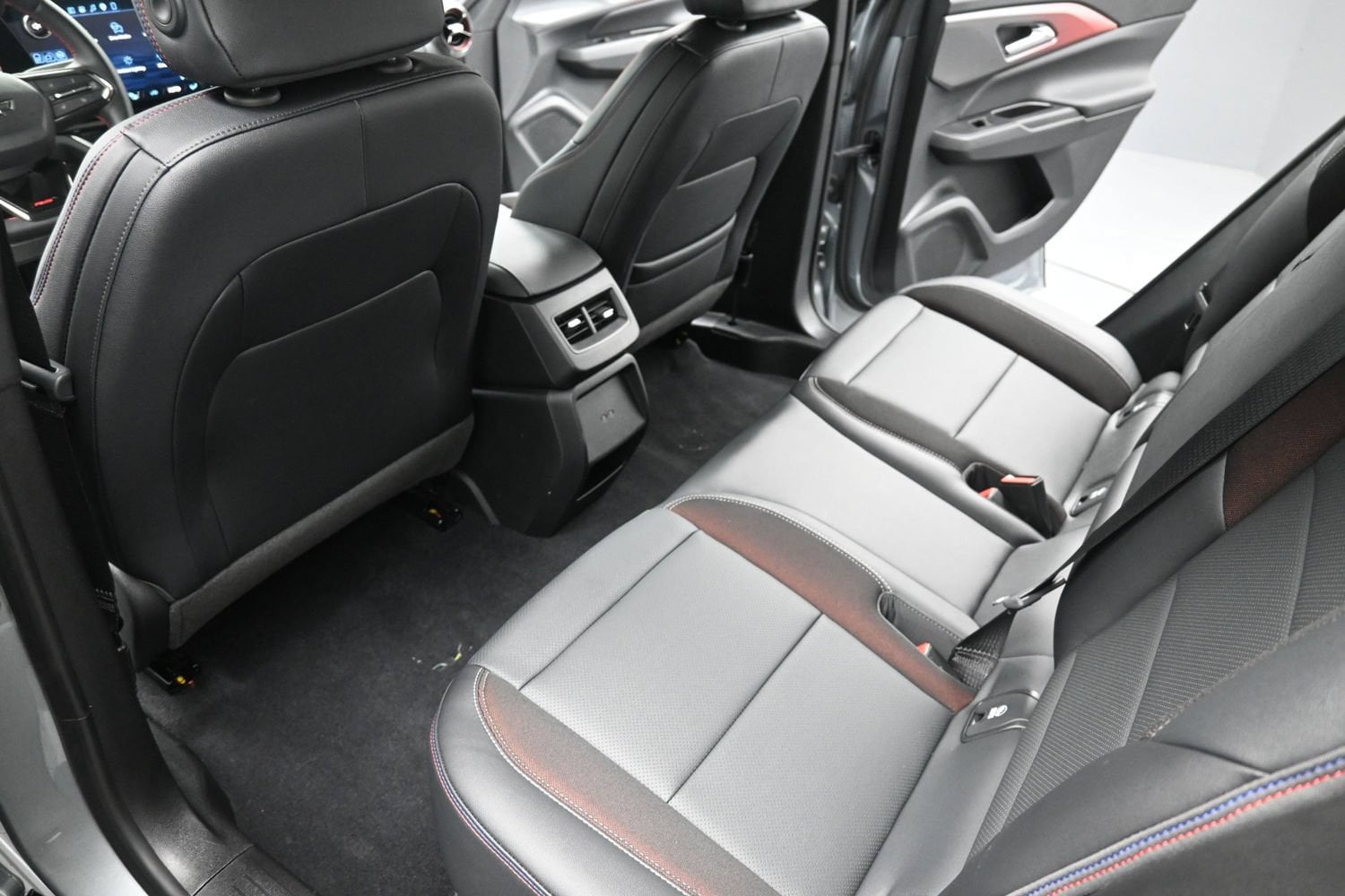 2026 Chevrolet Equinox EV RS - Photo 36