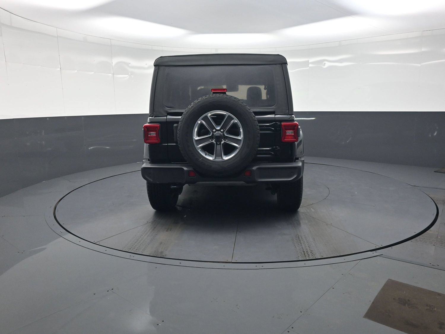 Used 2022 Jeep Wrangler Unlimited Sahara 4x4 SUV