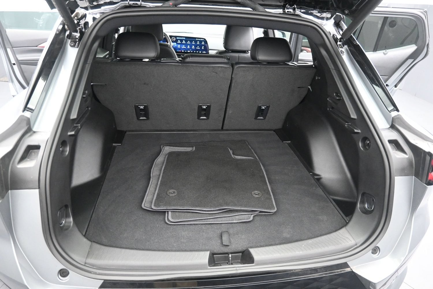 2026 Chevrolet Equinox EV RS - Photo 40
