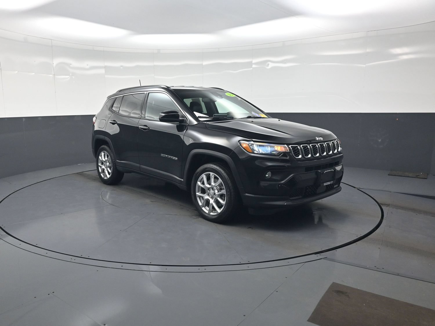 Used 2024 Jeep Compass Latitude Lux FWD SUV
