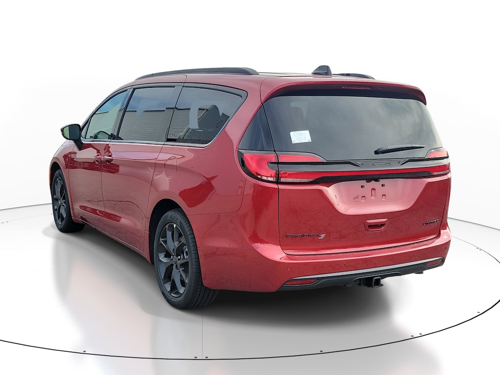 New 2027 Chrysler Pacifica LIMITED Passenger Van