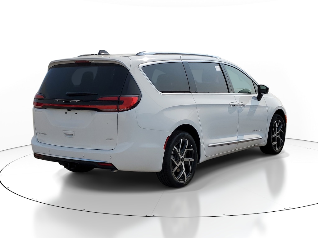New 2027 Chrysler Pacifica PINNACLE AWD Passenger Van