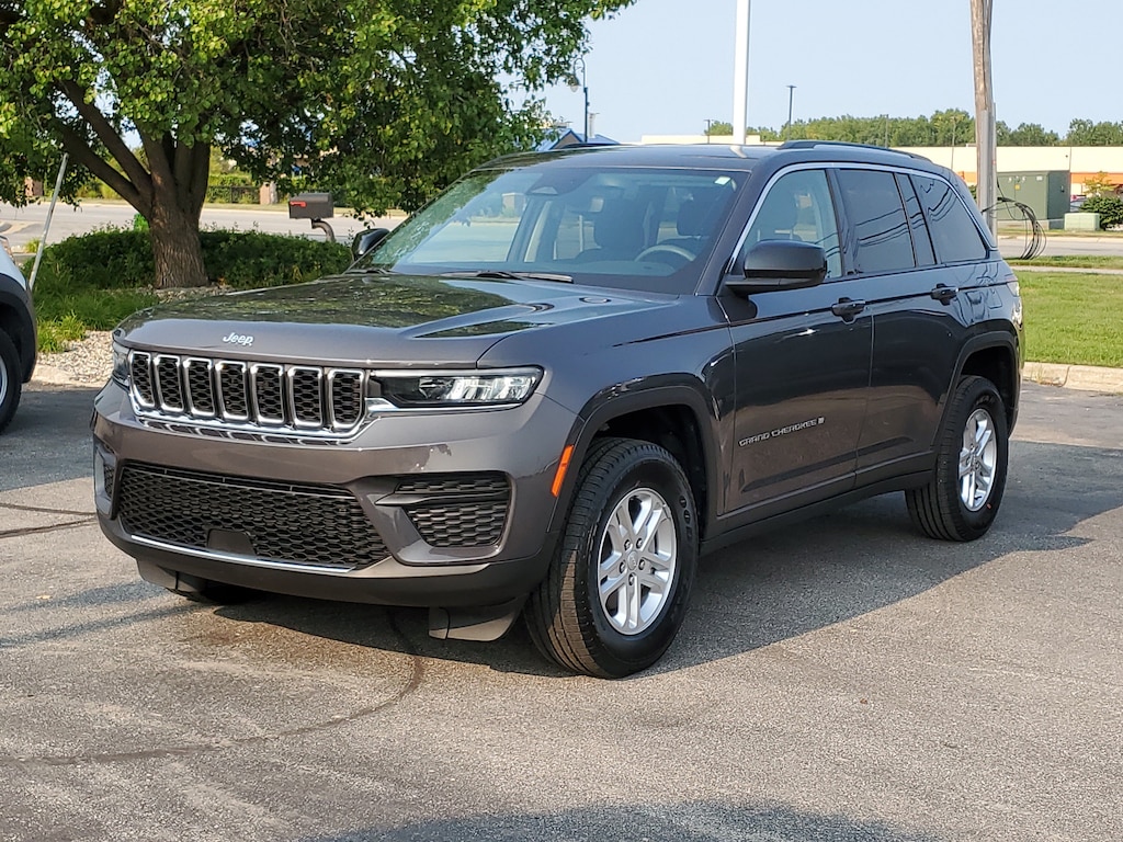 Used 2023 Jeep Grand Cherokee Laredo SUV