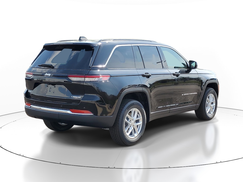 New 2026 Jeep Grand Cherokee LAREDO 4X4 Sport Utility