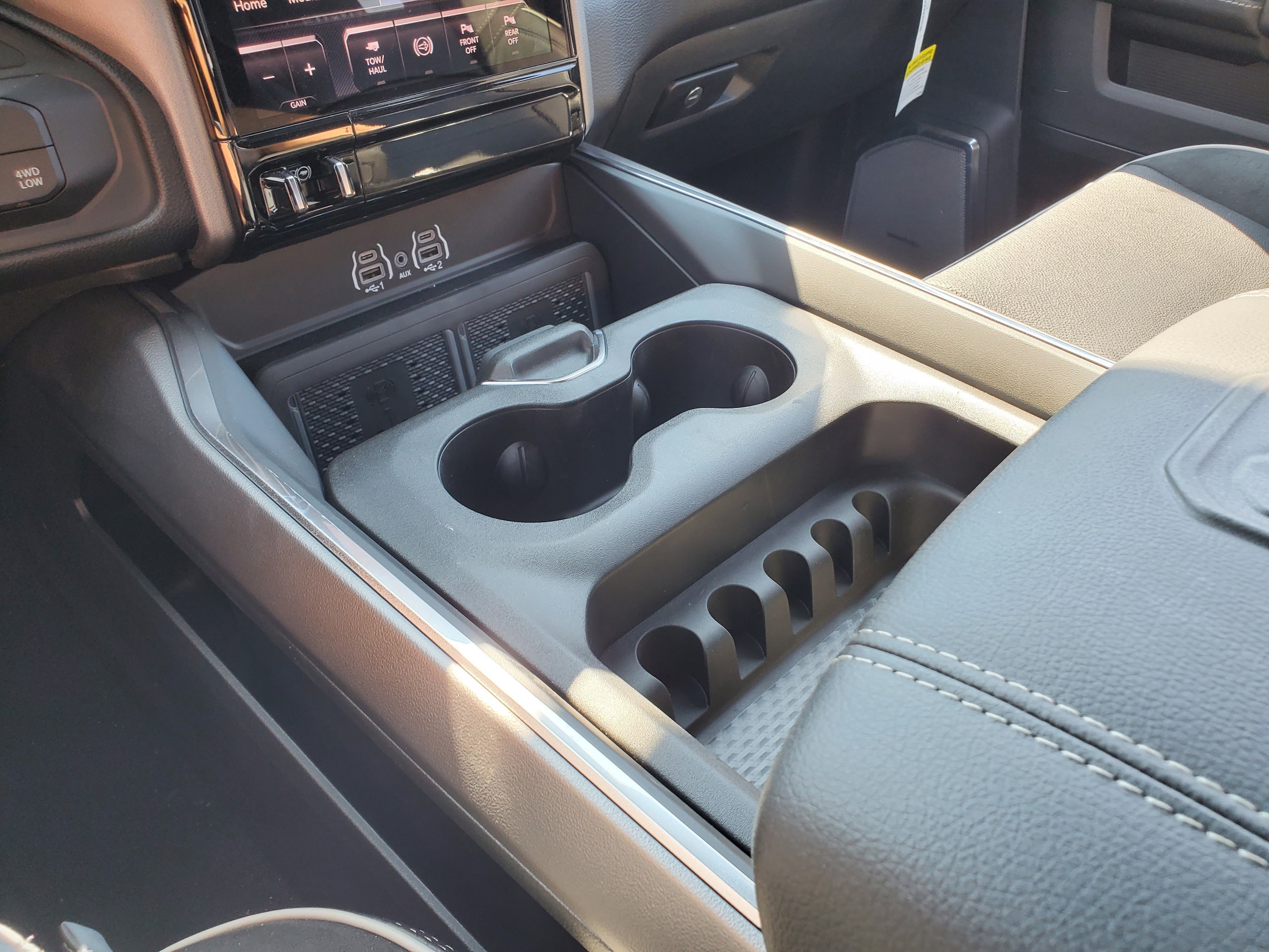 2026 RAM 2500 Laramie - Photo 26