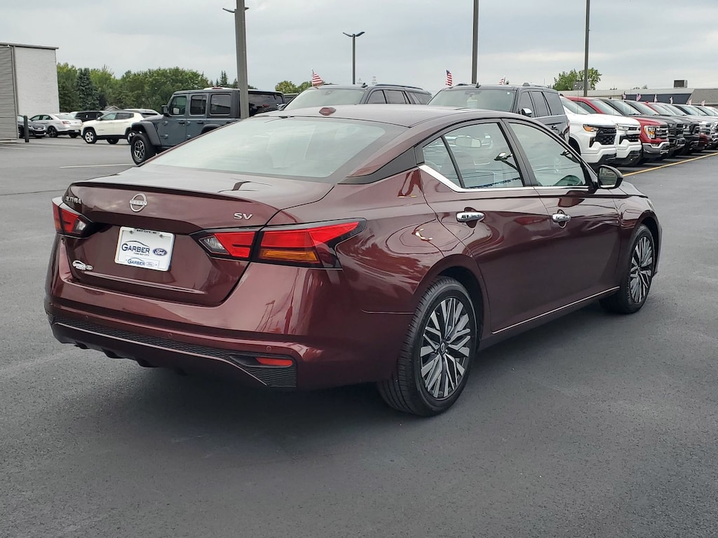 Used 2024 Nissan Altima 2.5 SV Sedan
