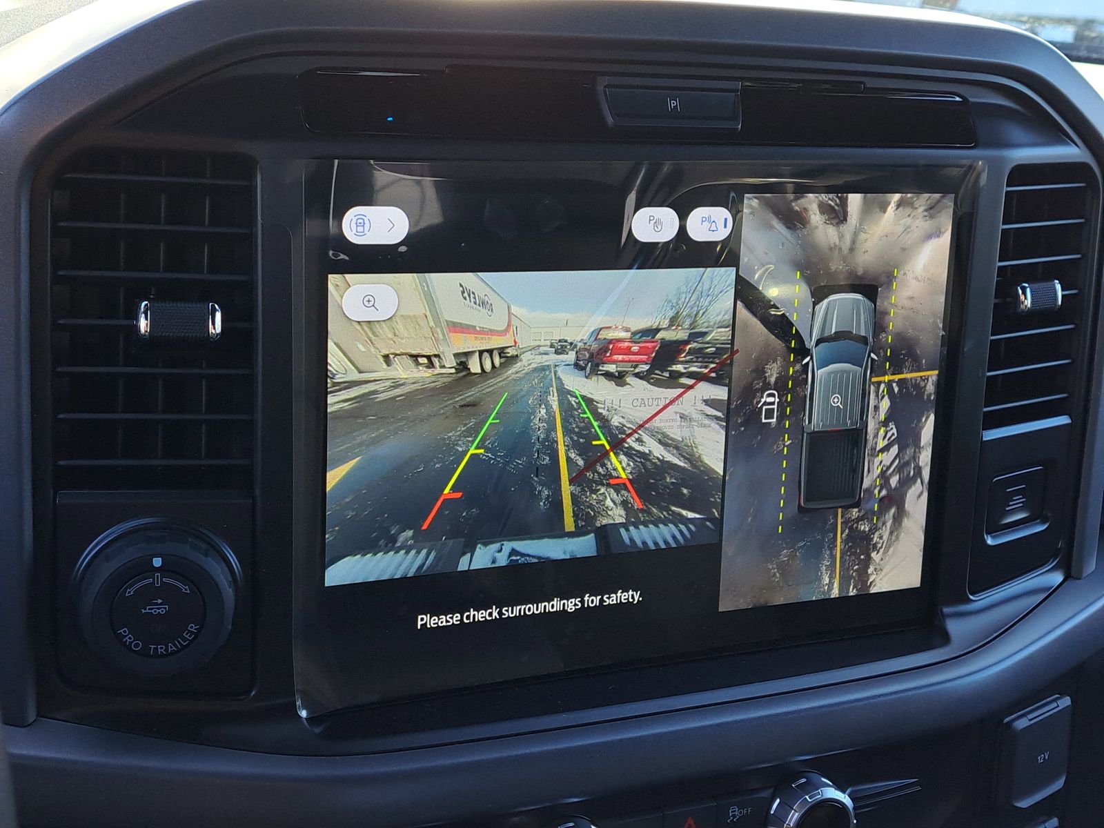 2025 Ford F-150 XLT - Photo 17