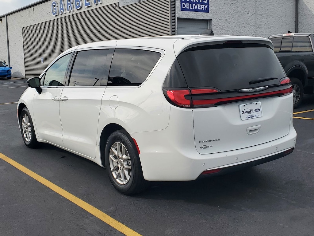 Used 2024 Chrysler Pacifica Touring L Van Passenger Van