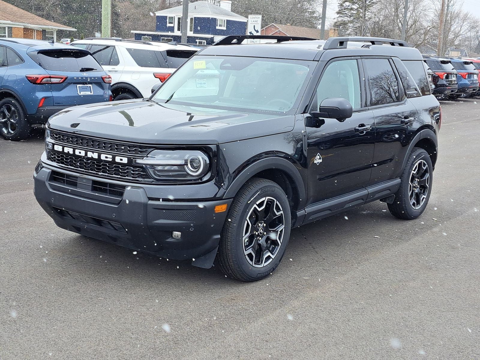 2025 Ford Bronco Sport Outer Banks - Photo 2