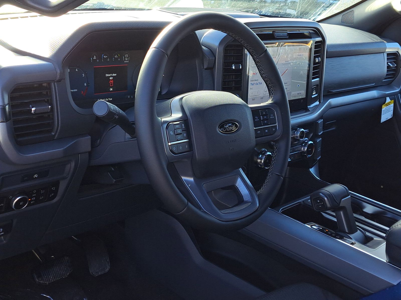 2025 Ford F-150 XLT - Photo 10