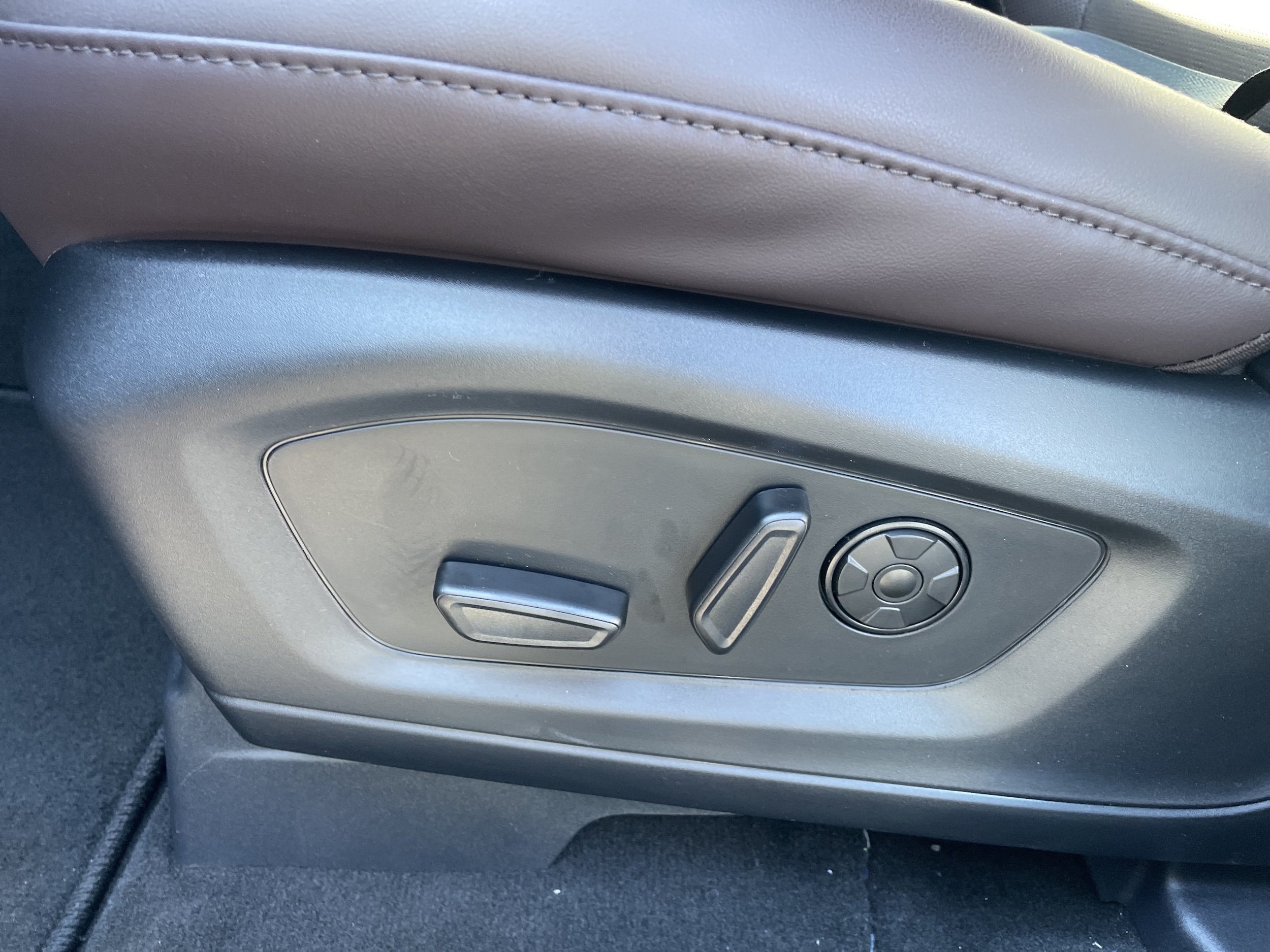 2026 Ford Explorer Platinum - Photo 11